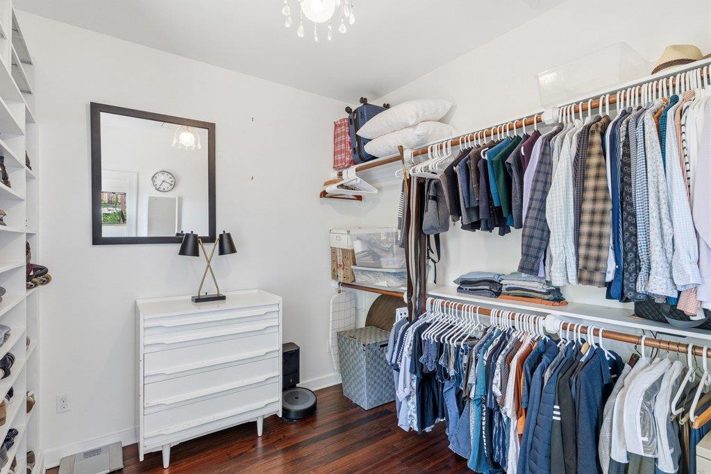 2411 E 10th St, Austin, TX 78702