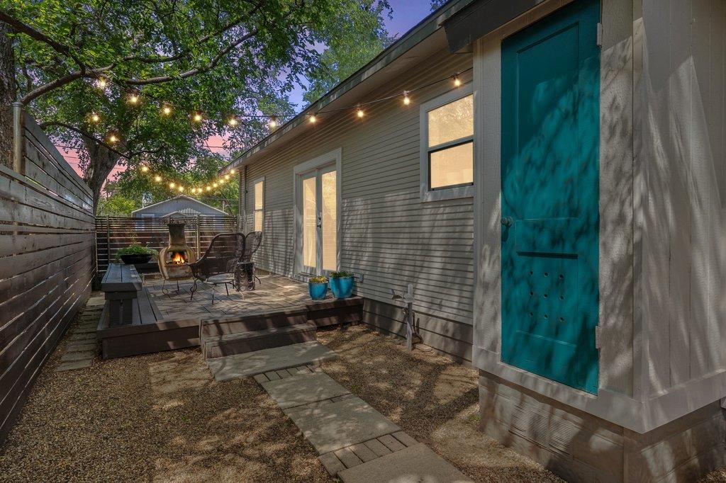 2411 E 10th St, Austin, TX 78702