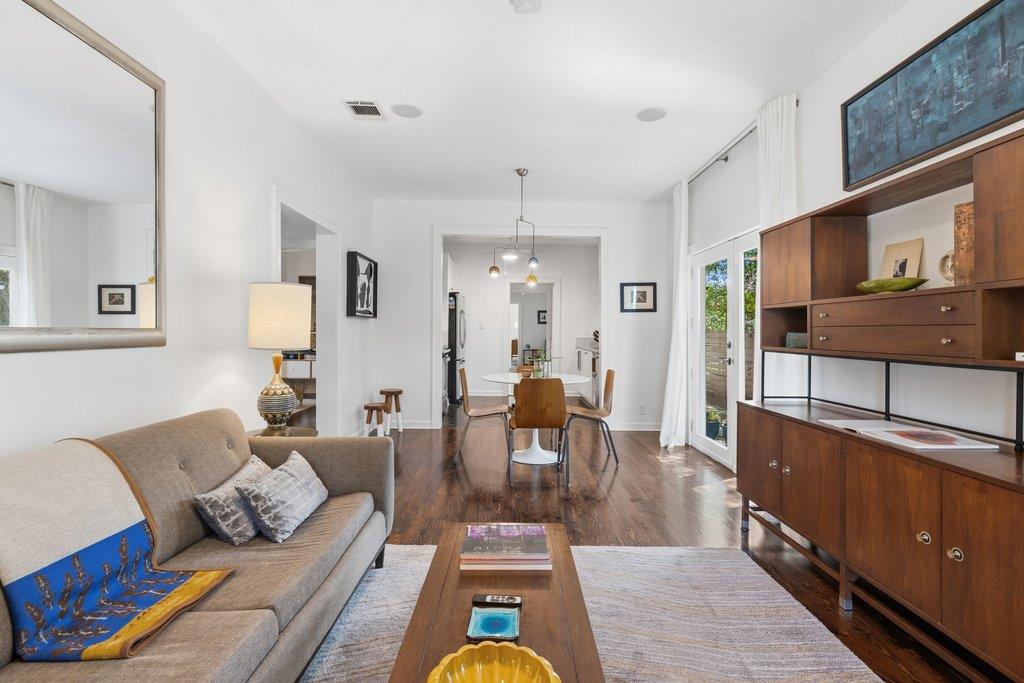 2411 E 10th St, Austin, TX 78702