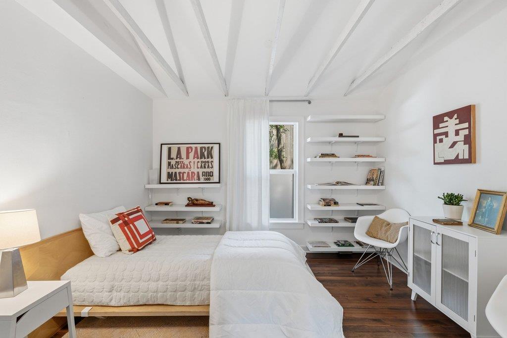 2411 E 10th St, Austin, TX 78702