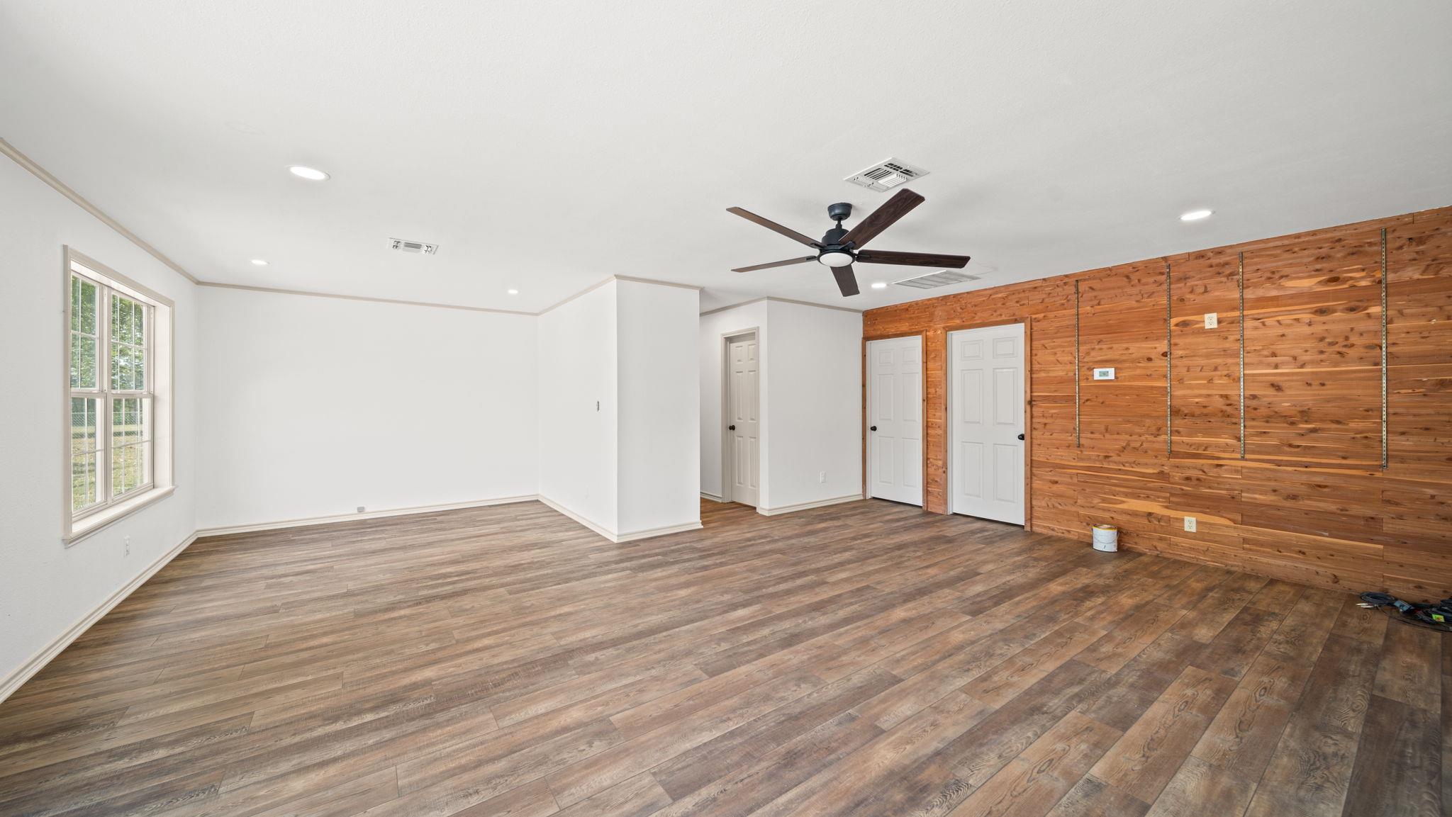 2205 S US Highway 77, Giddings, TX 78942