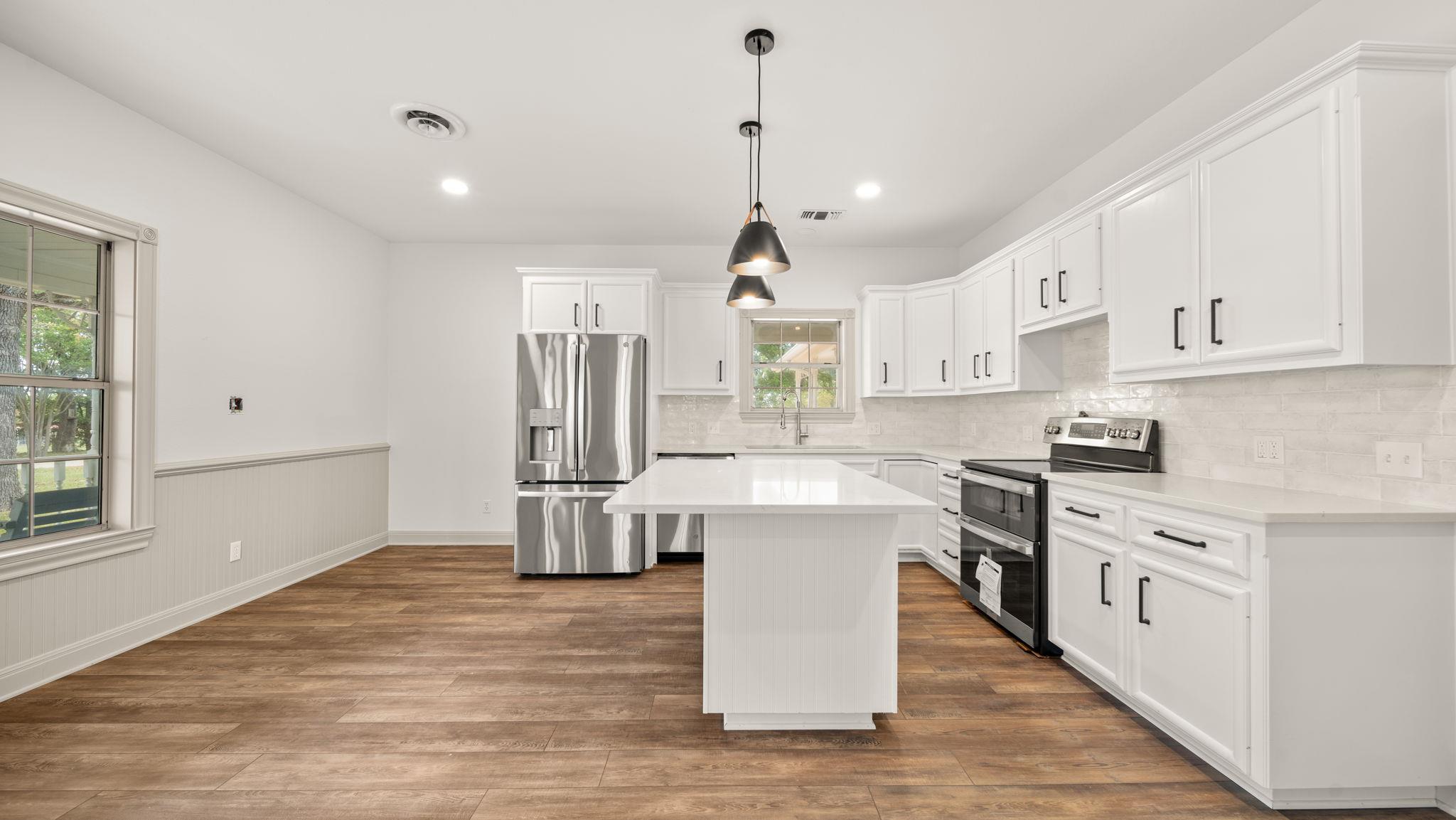 2205 S US Highway 77, Giddings, TX 78942