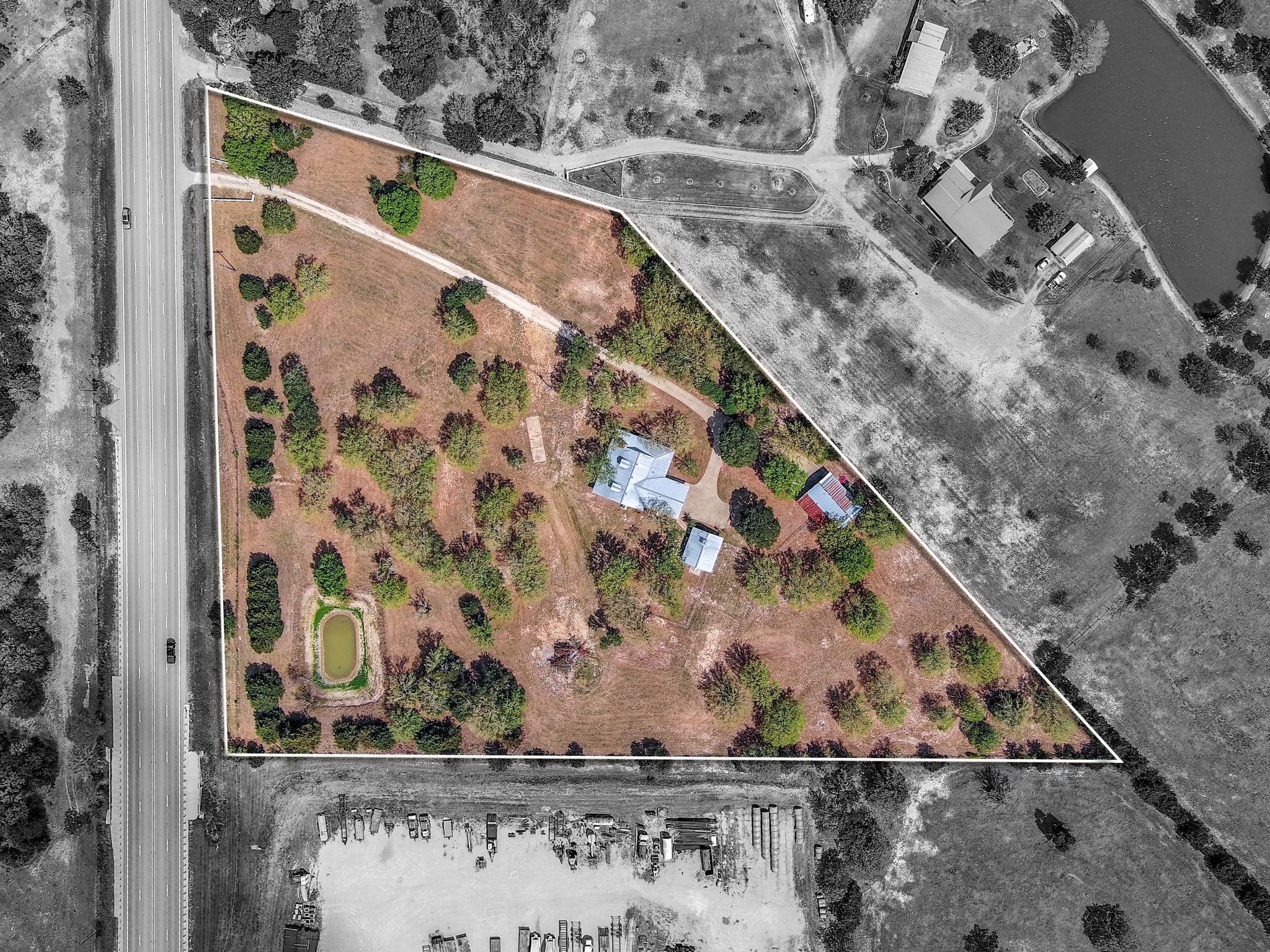 2205 S US Highway 77, Giddings, TX 78942