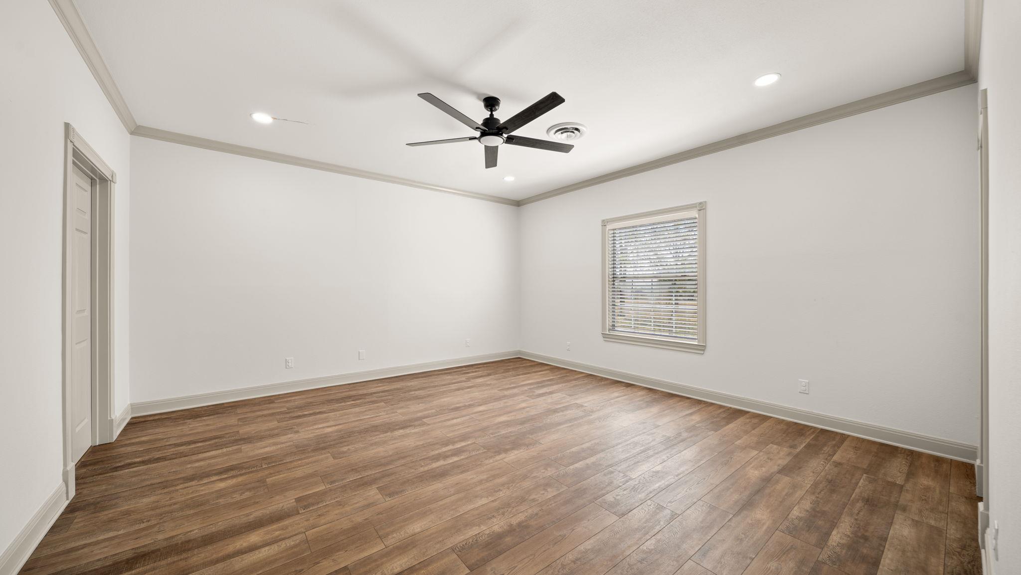 2205 S US Highway 77, Giddings, TX 78942