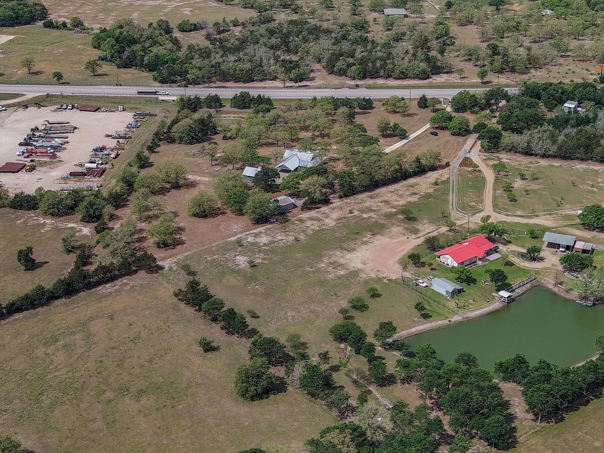 2205 S US Highway 77, Giddings, TX 78942