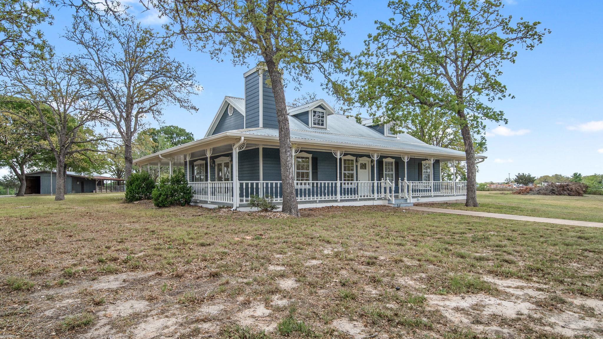 2205 S US Highway 77, Giddings, TX 78942