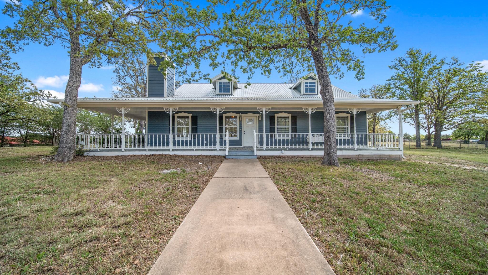 2205 S US Highway 77, Giddings, TX 78942