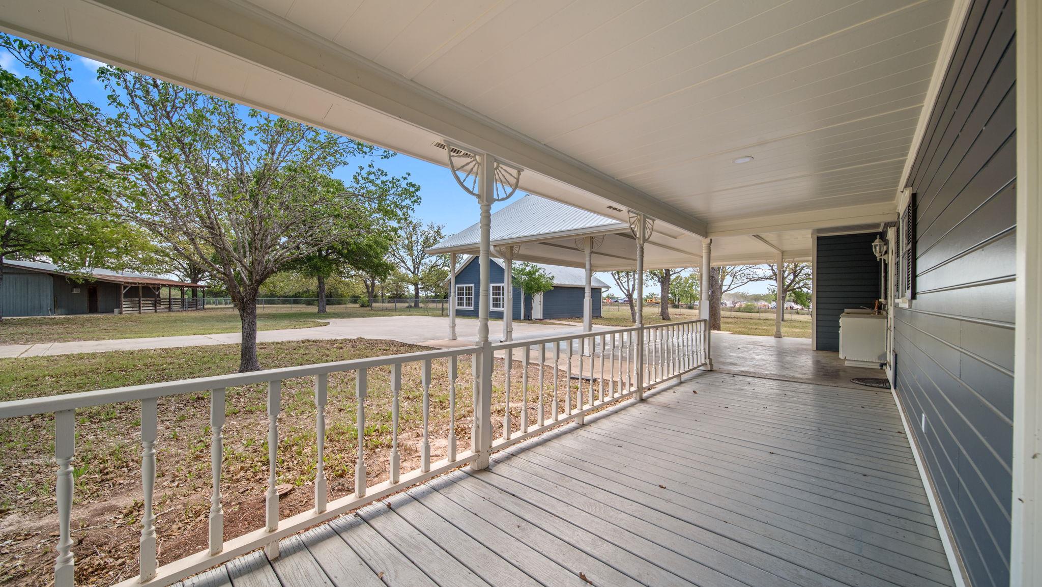 2205 S US Highway 77, Giddings, TX 78942