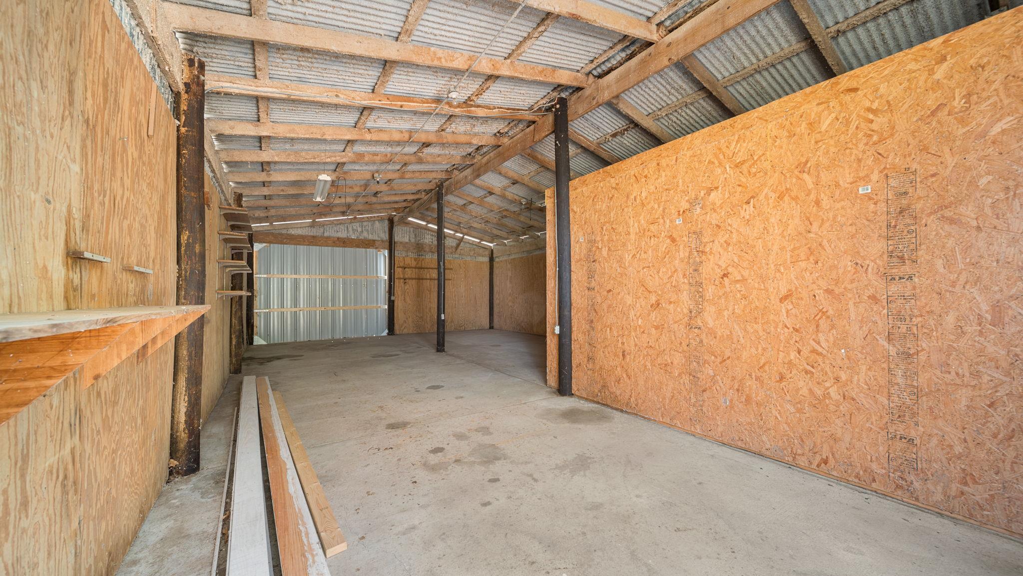 2205 S US Highway 77, Giddings, TX 78942