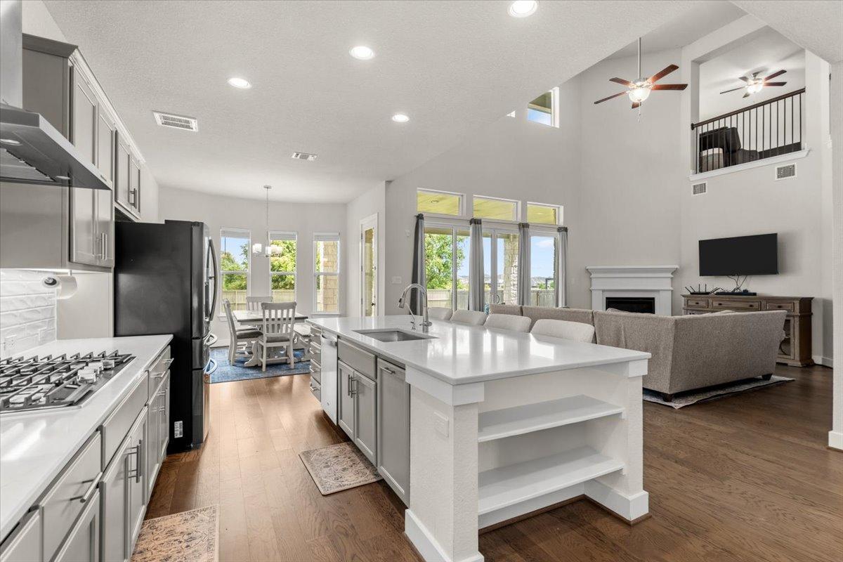 200 Great Lawn Bnd, Liberty Hill, TX 78642