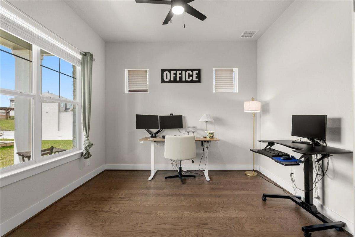 200 Great Lawn Bnd, Liberty Hill, TX 78642