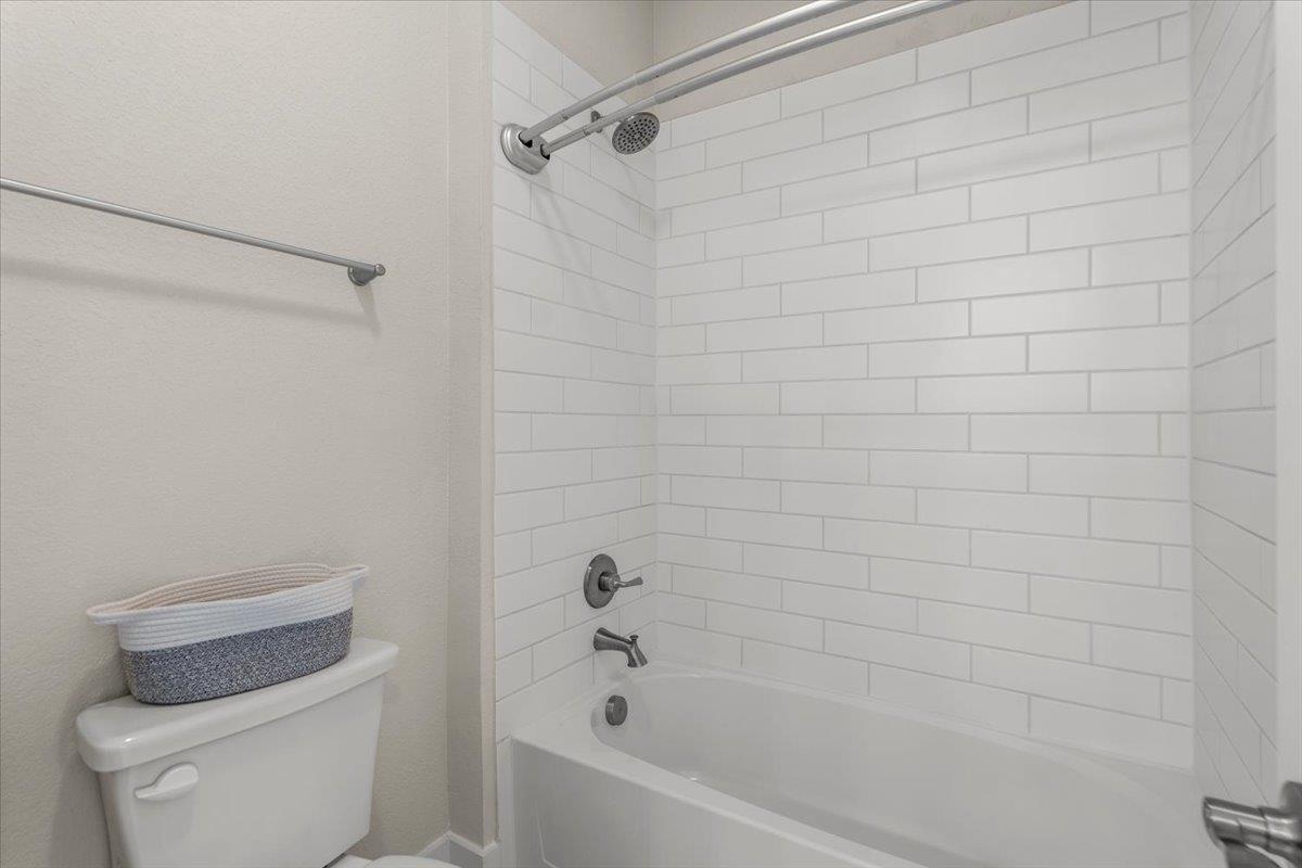 200 Great Lawn Bnd, Liberty Hill, TX 78642