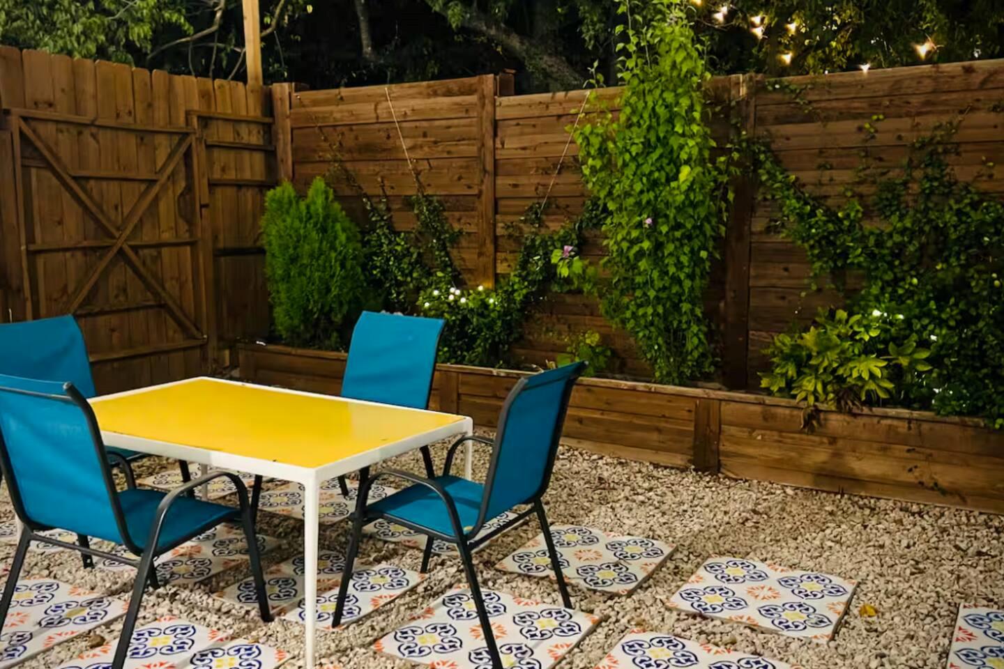 211 Lessin Ln # B, Austin, TX 78704