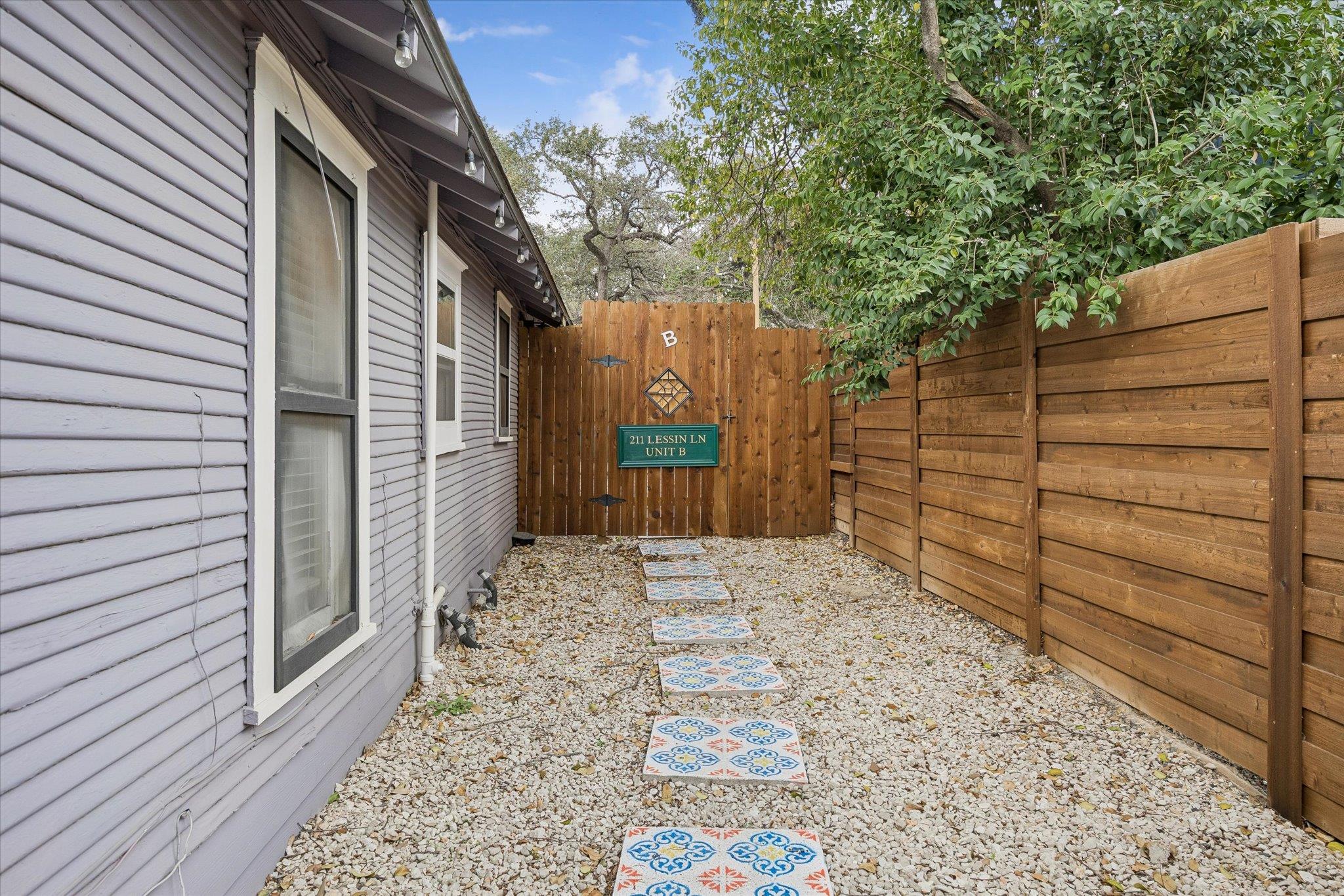 211 Lessin Ln # B, Austin, TX 78704