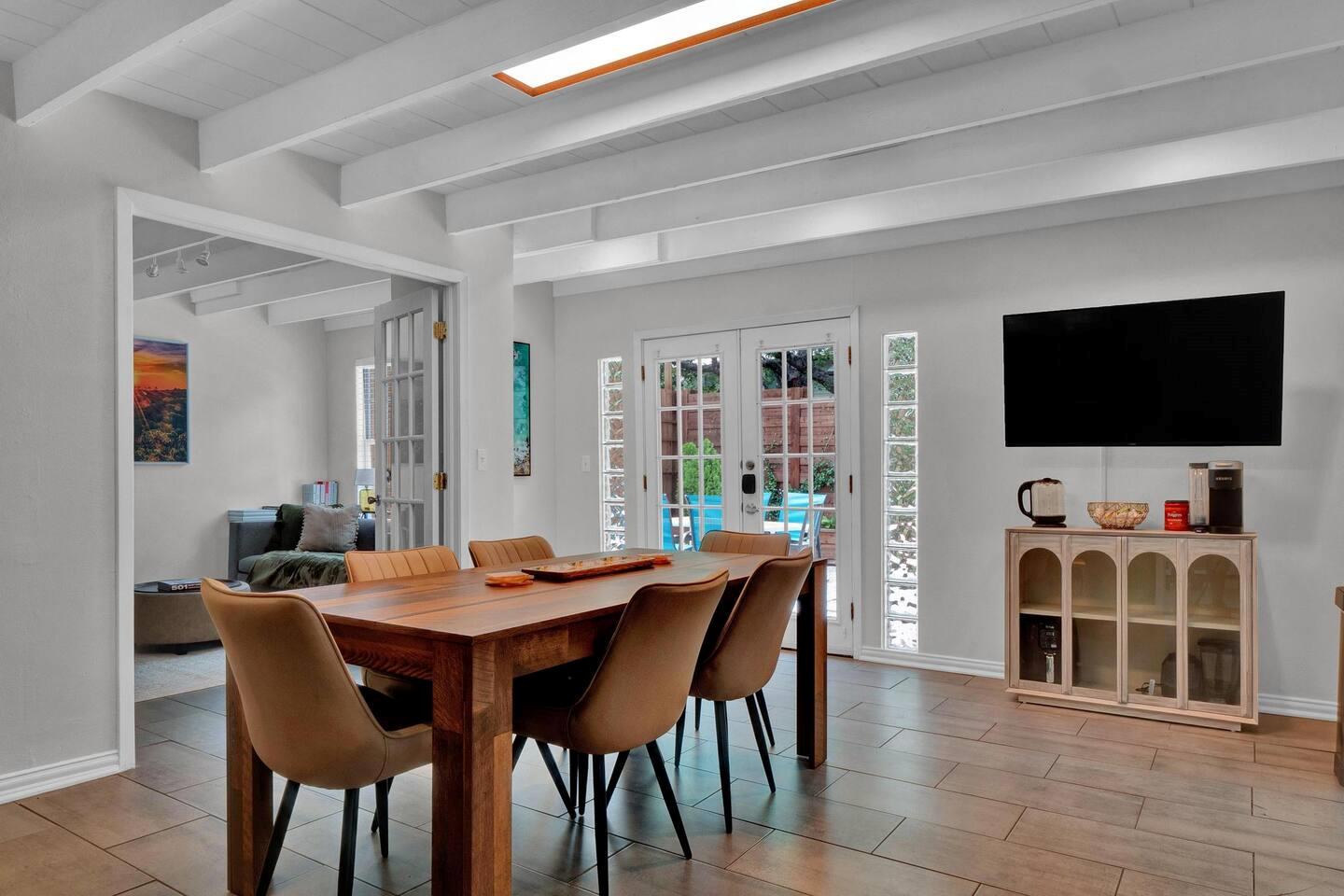 211 Lessin Ln # B, Austin, TX 78704