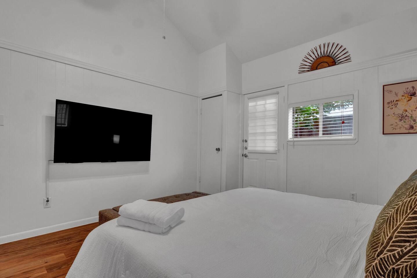 211 Lessin Ln # B, Austin, TX 78704