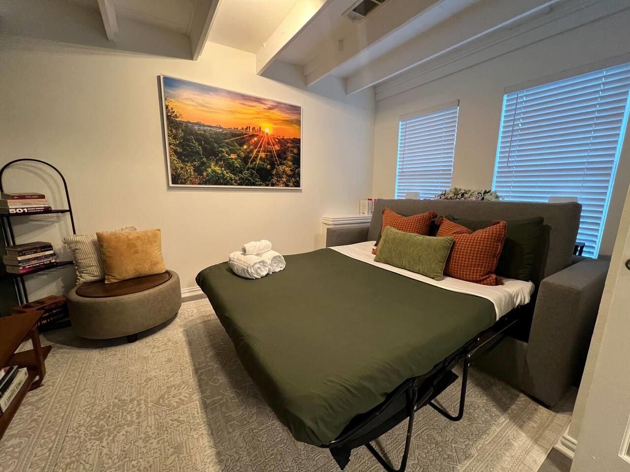 211 Lessin Ln # B, Austin, TX 78704