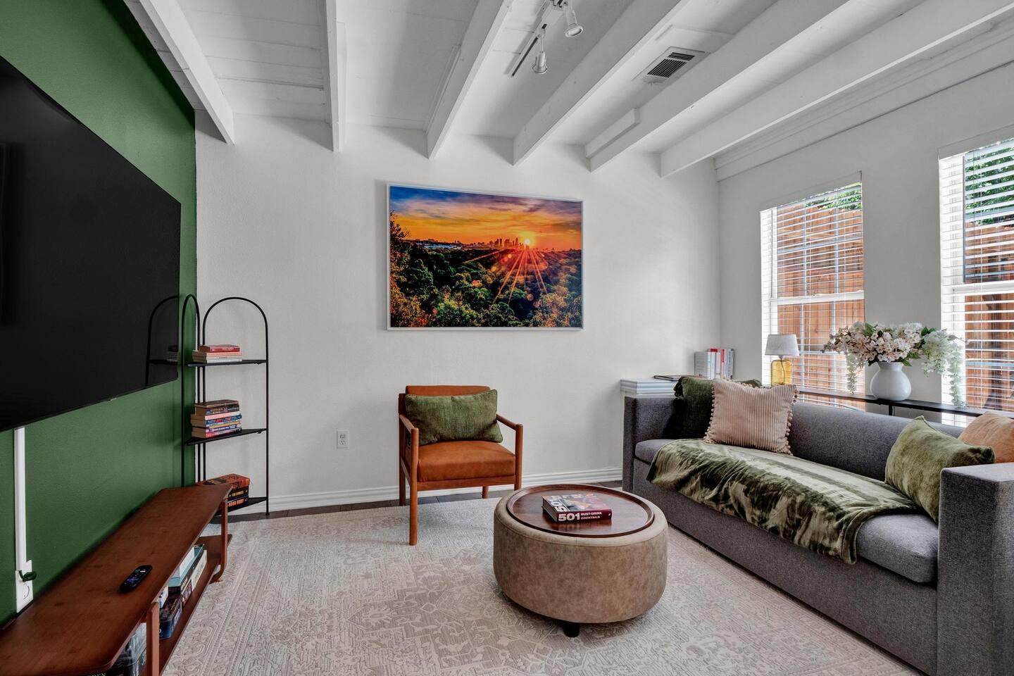 211 Lessin Ln # B, Austin, TX 78704