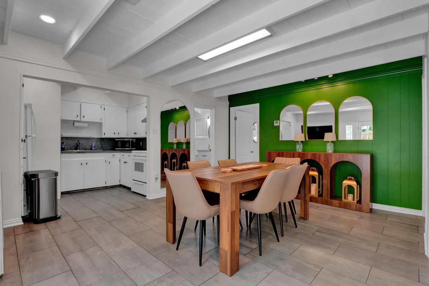 211 Lessin Ln # B, Austin, TX 78704