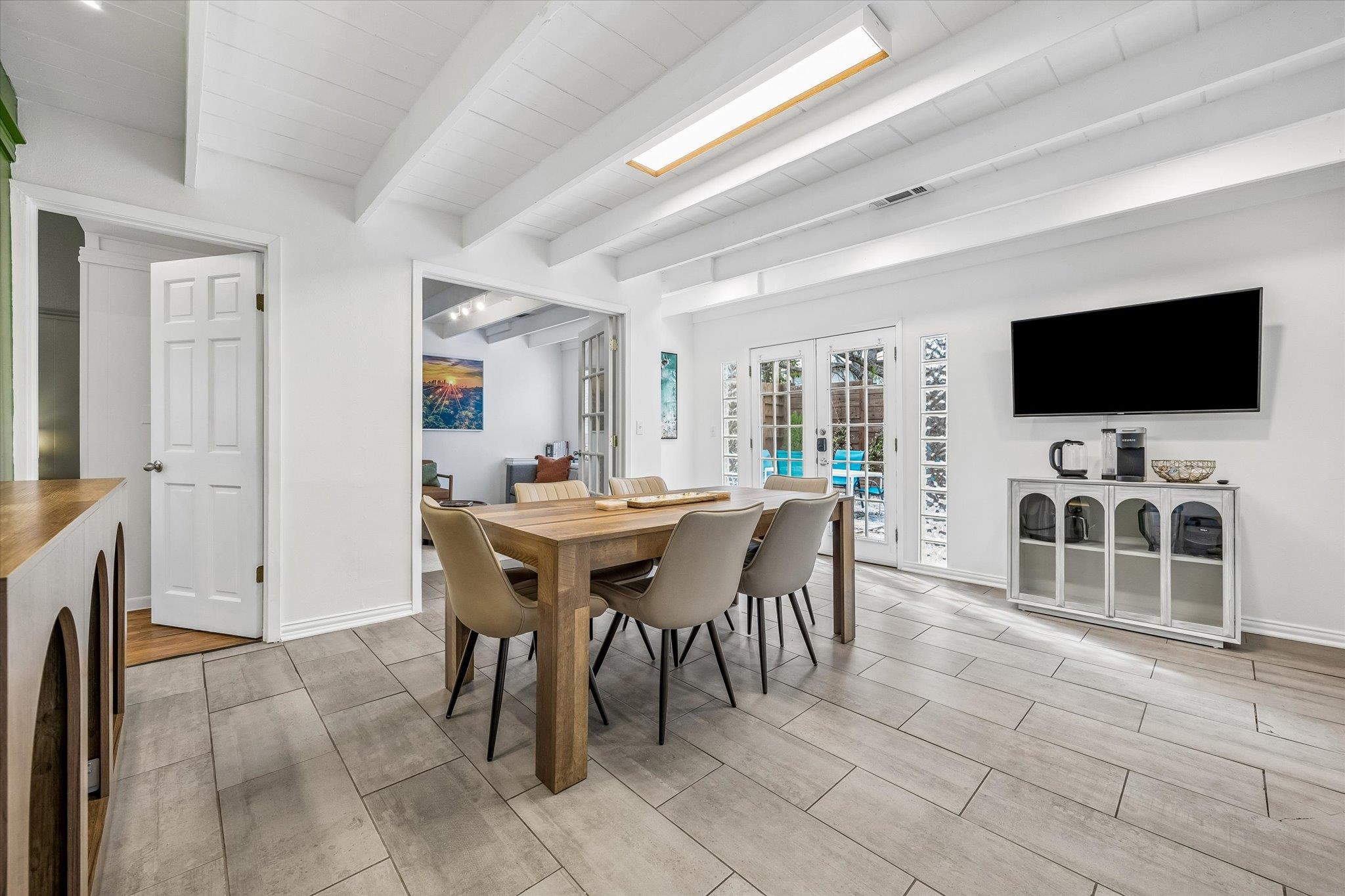 211 Lessin Ln # B, Austin, TX 78704
