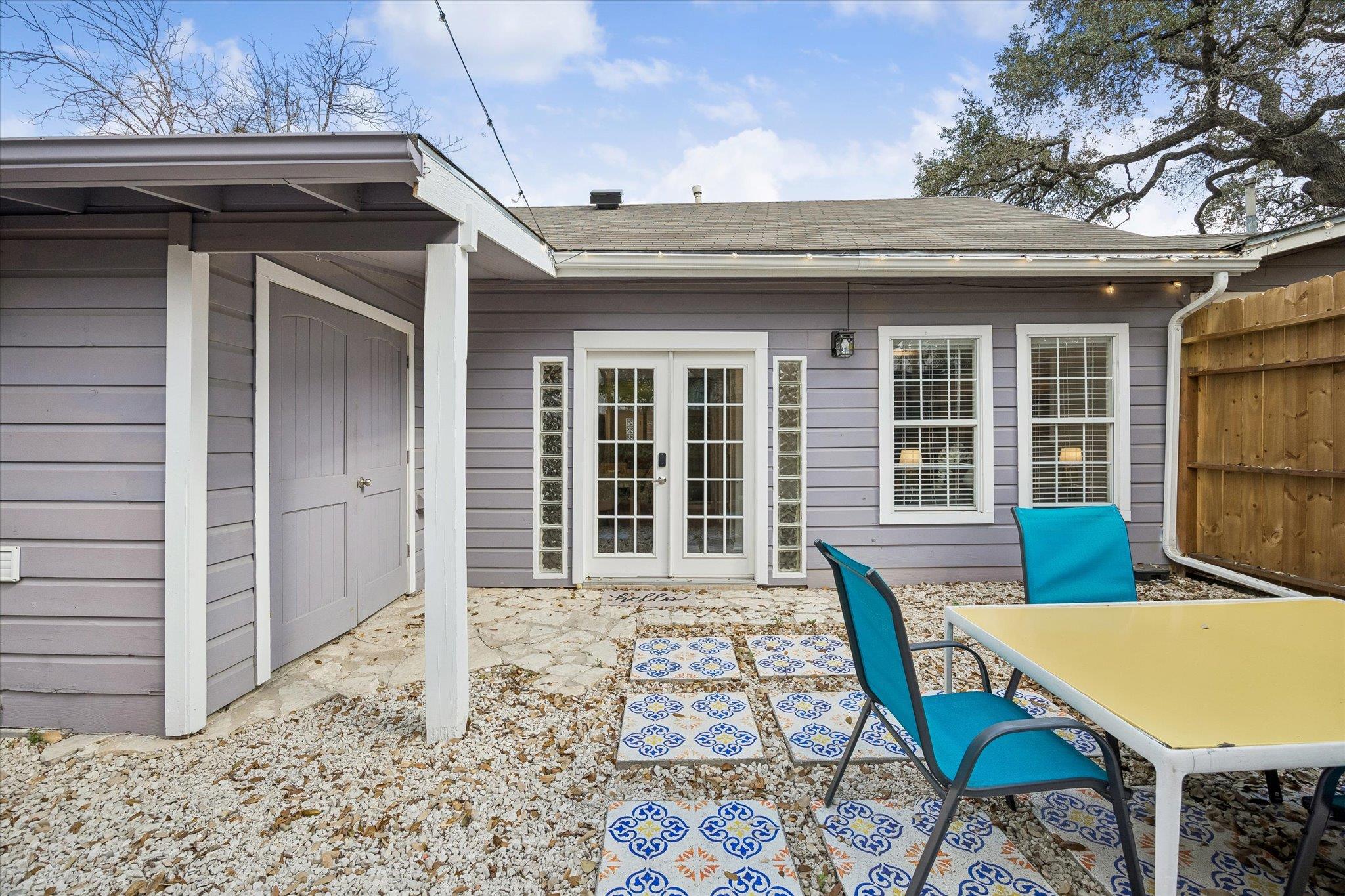 211 Lessin Ln # B, Austin, TX 78704