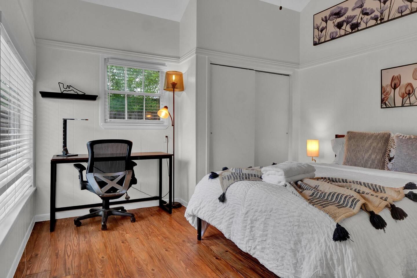 211 Lessin Ln # B, Austin, TX 78704