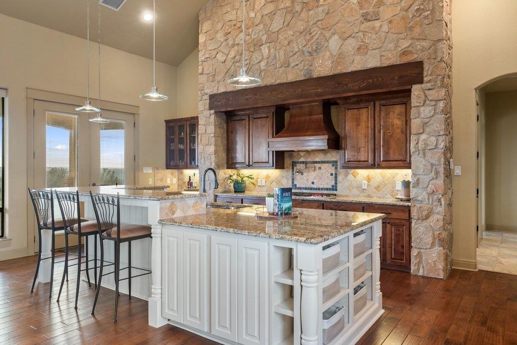 733 and 701 Dawn Vw, Dripping Springs, TX 78620