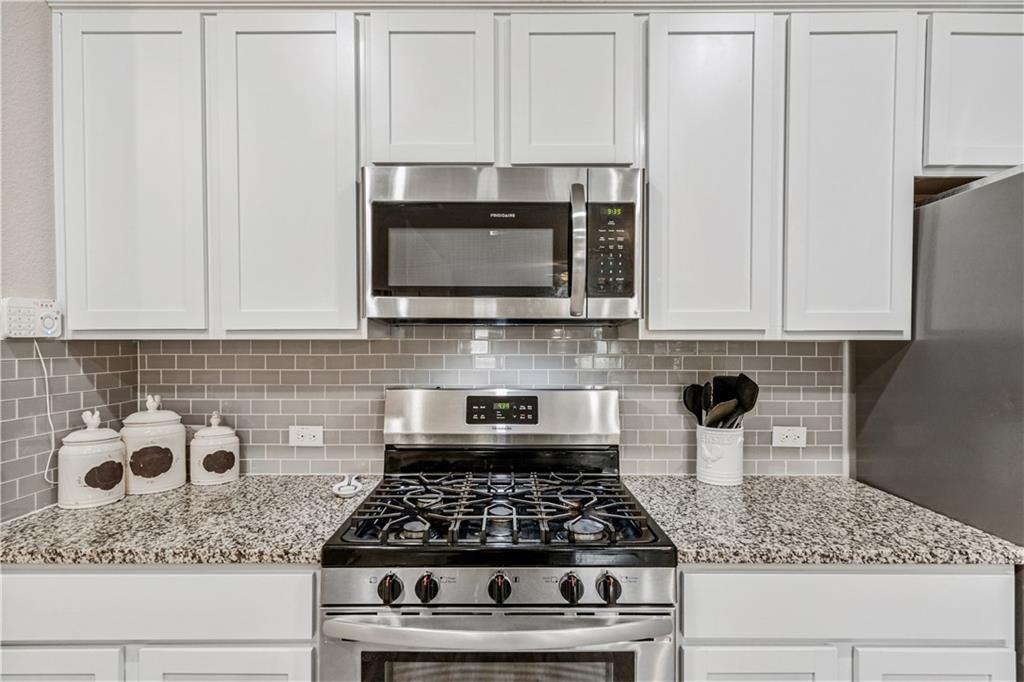 409 Lewisville Ln, Leander, TX 78641