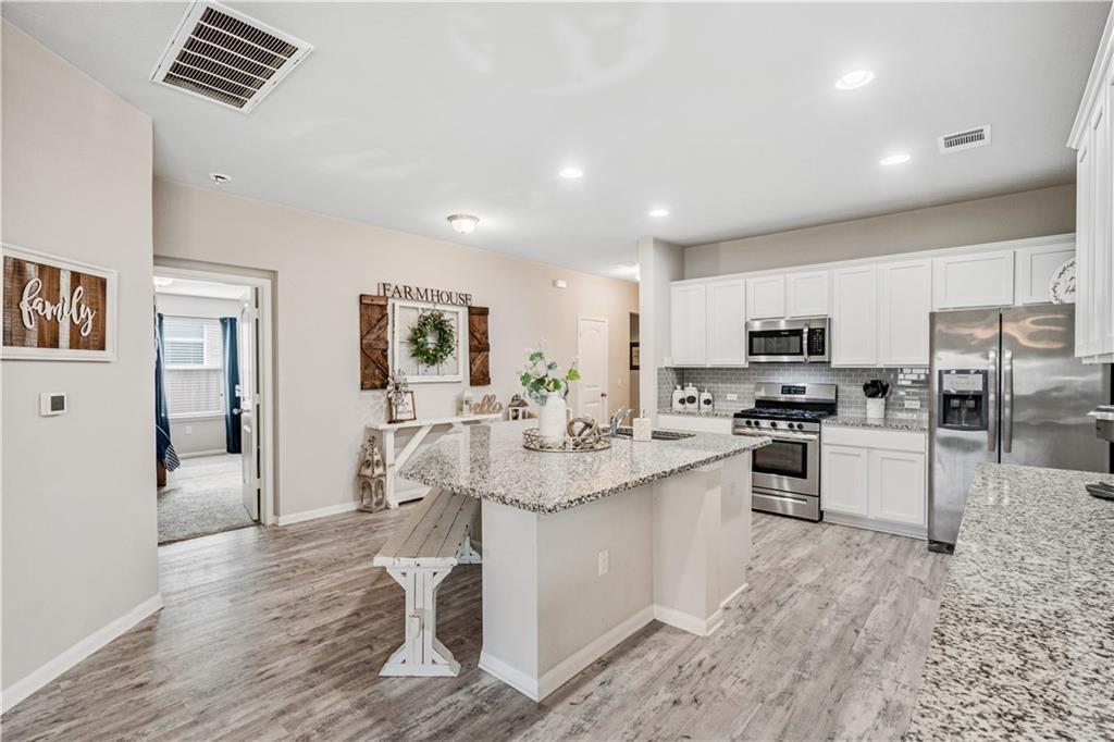 409 Lewisville Ln, Leander, TX 78641