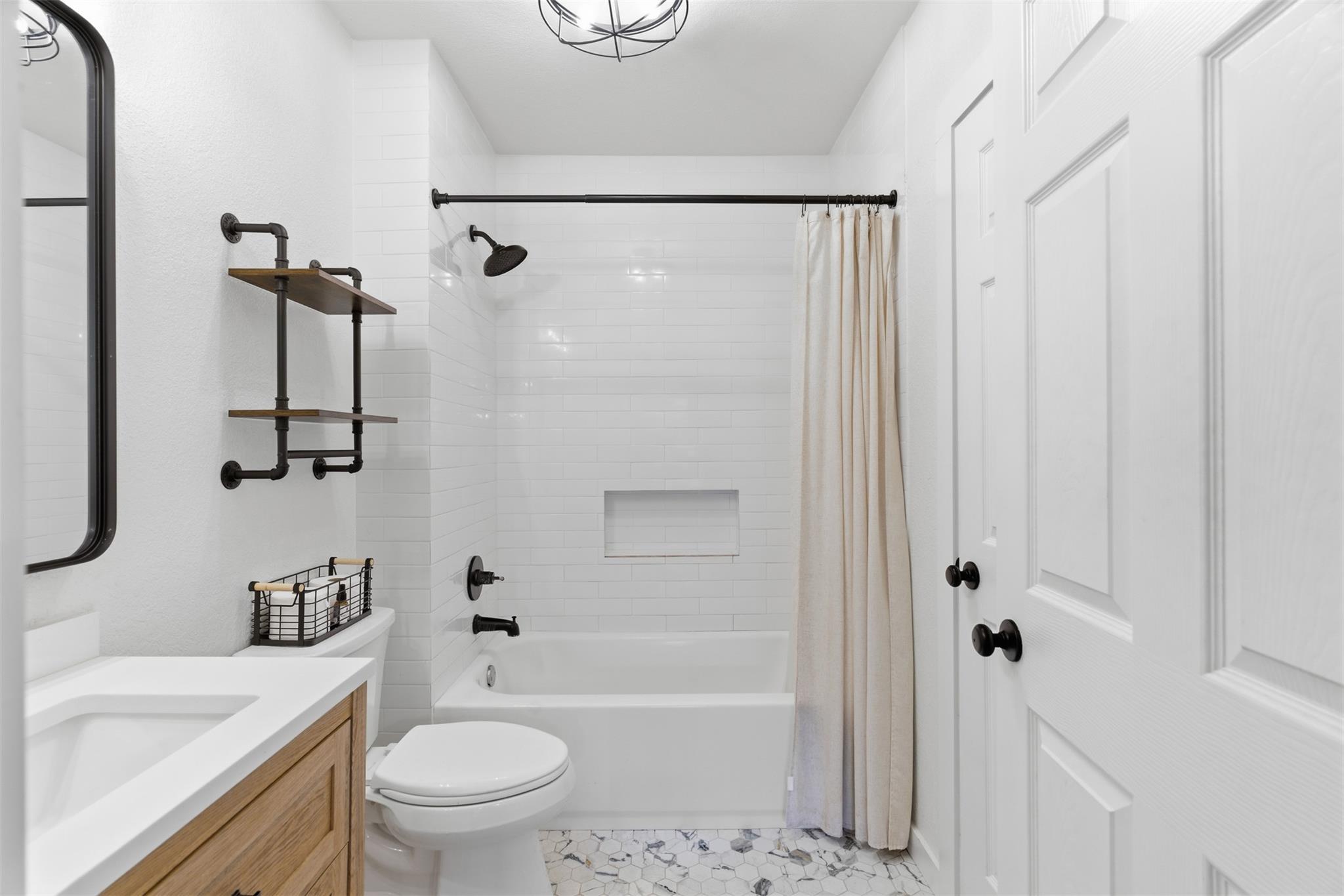 407 Westward St, Rockdale, TX 76567