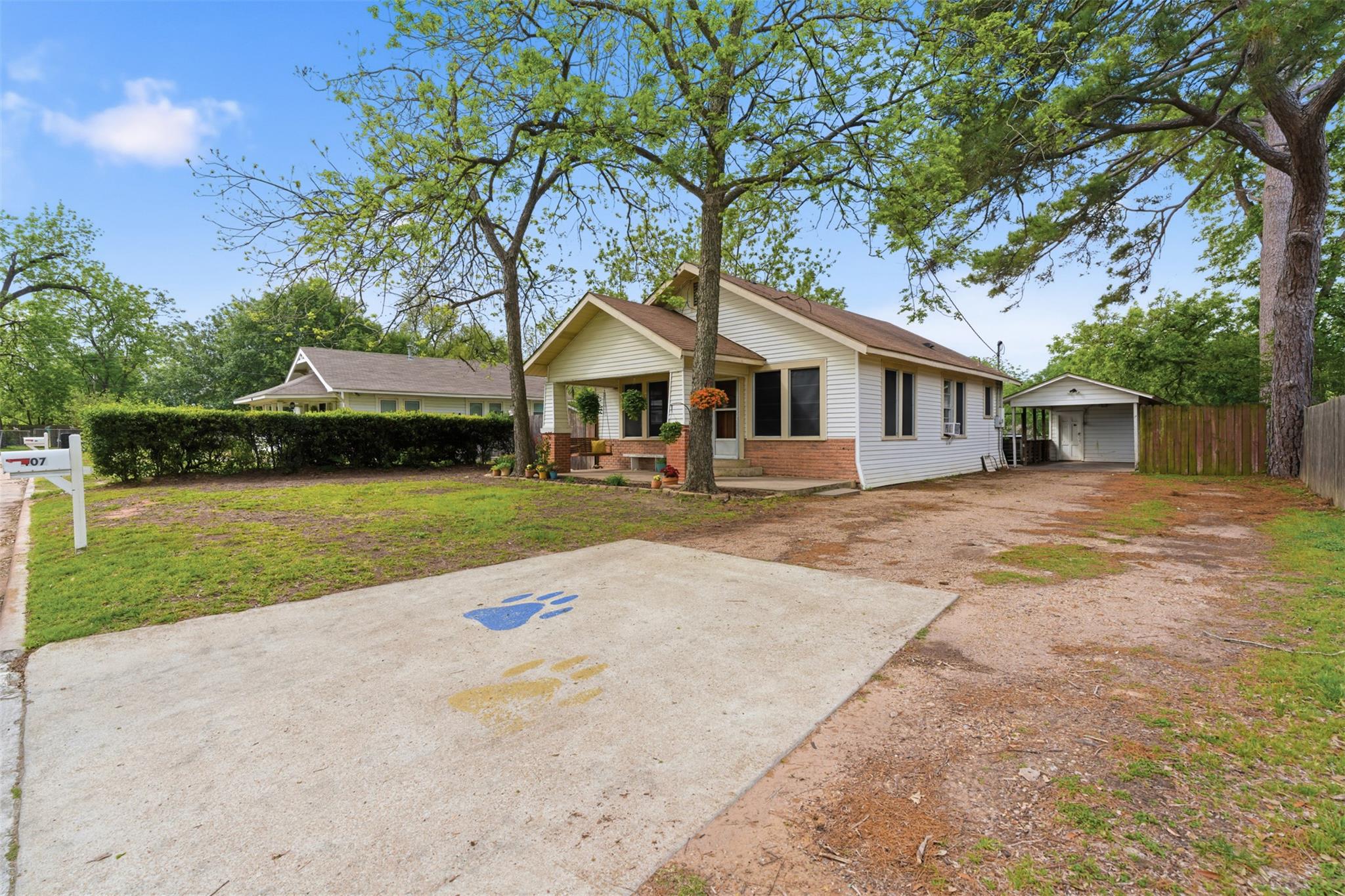 407 Westward St, Rockdale, TX 76567