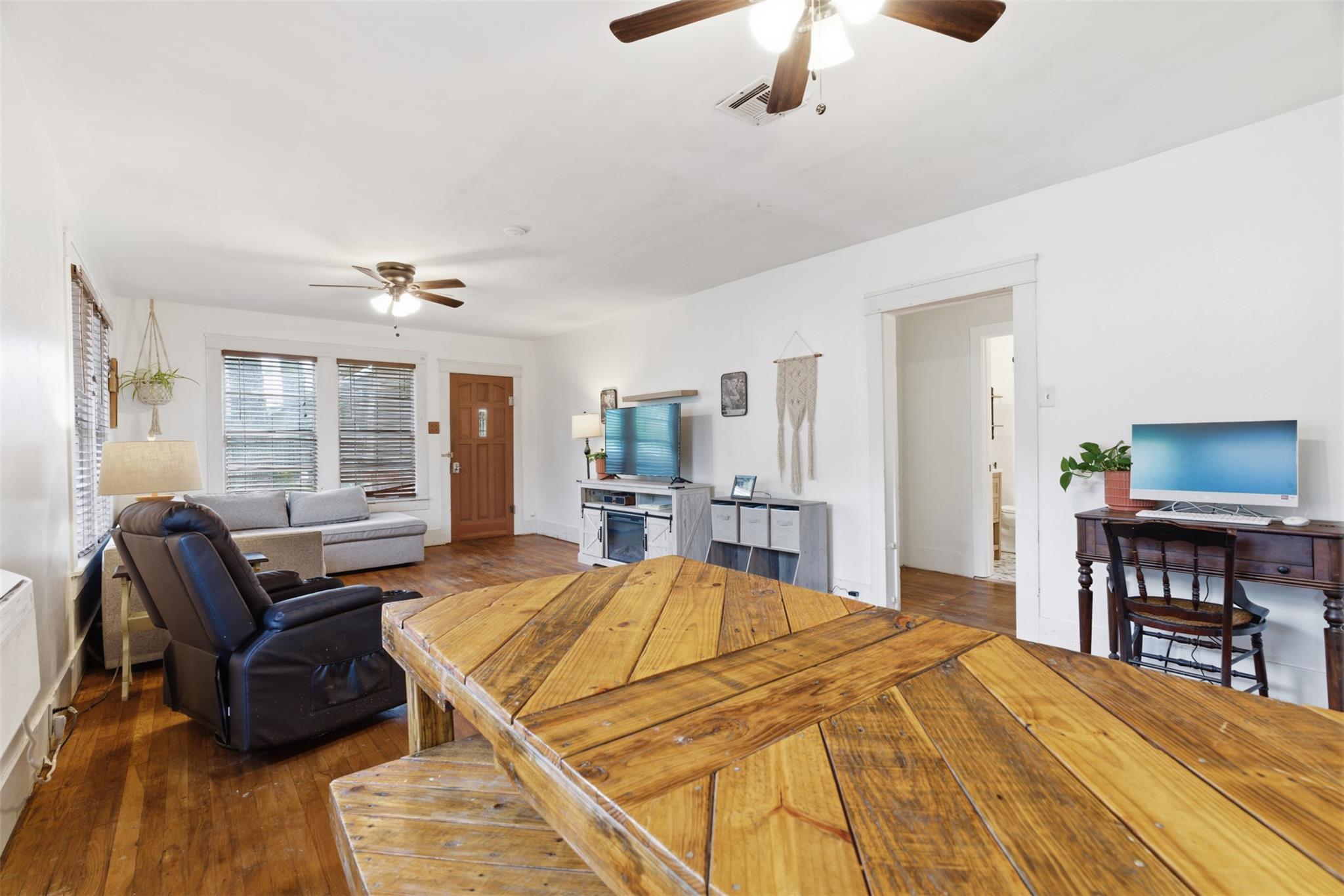 407 Westward St, Rockdale, TX 76567