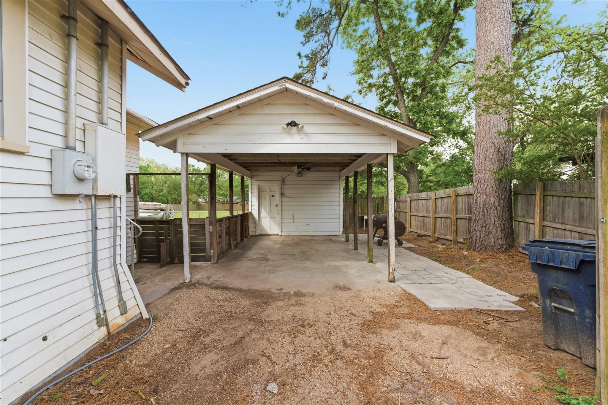 407 Westward St, Rockdale, TX 76567