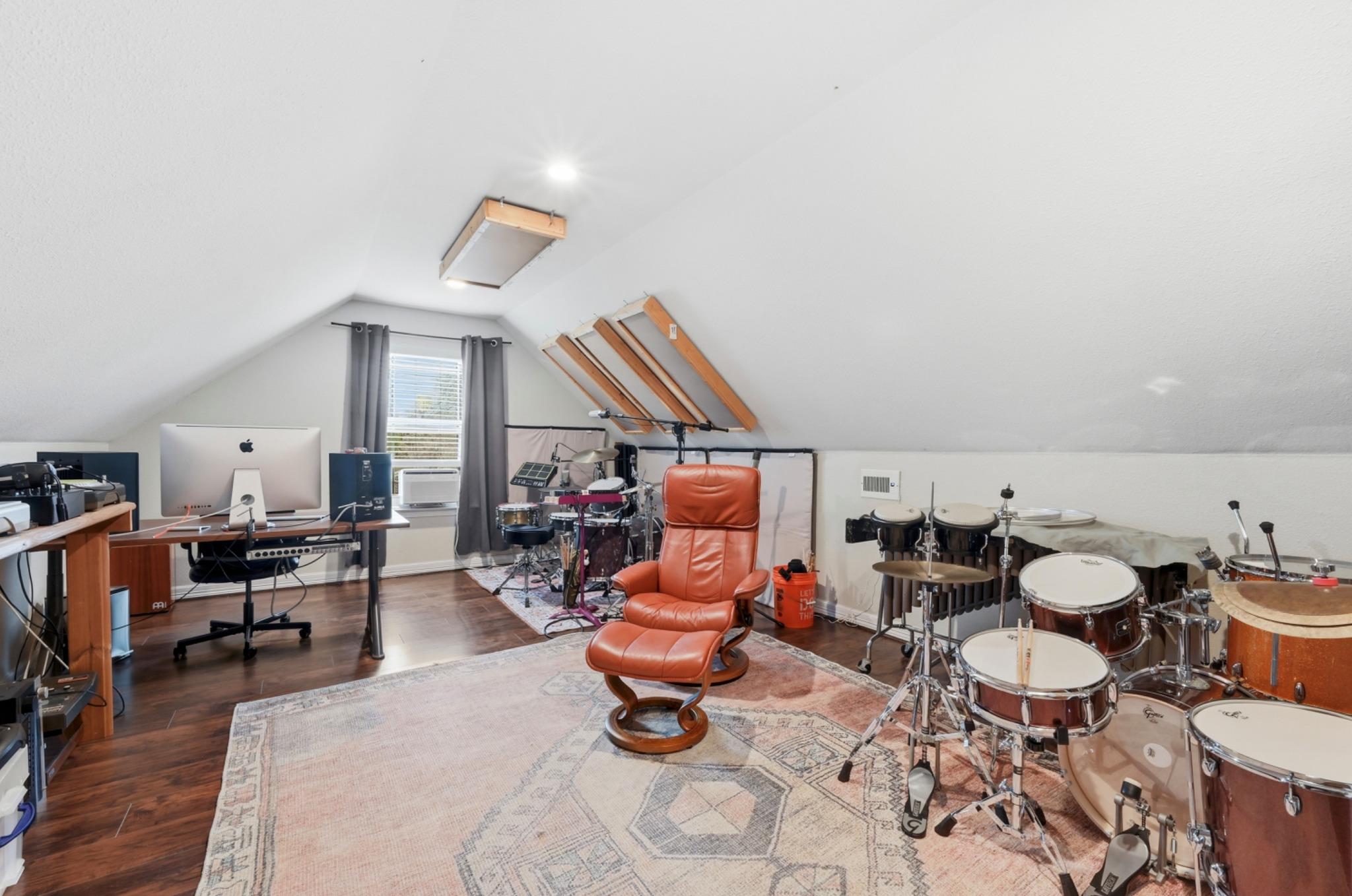 202 Cedar Hills Dr, Elgin, TX 78621