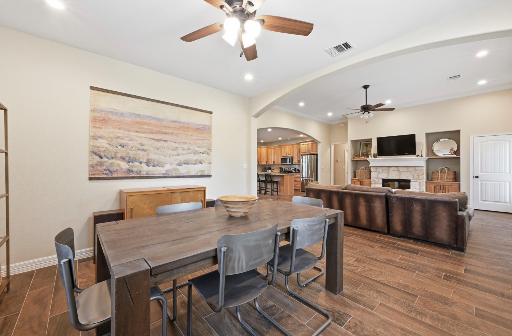 202 Cedar Hills Dr, Elgin, TX 78621