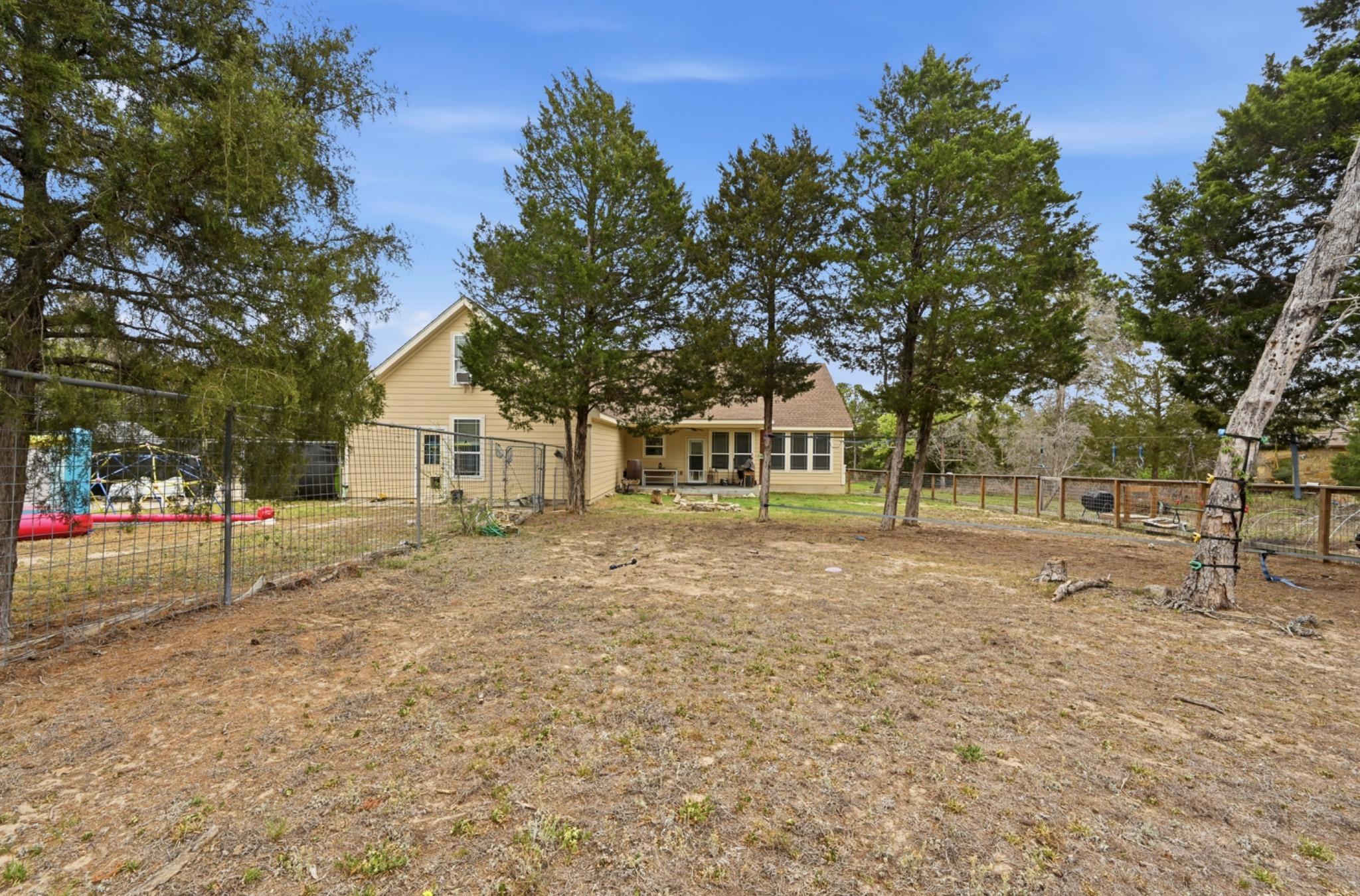 202 Cedar Hills Dr, Elgin, TX 78621