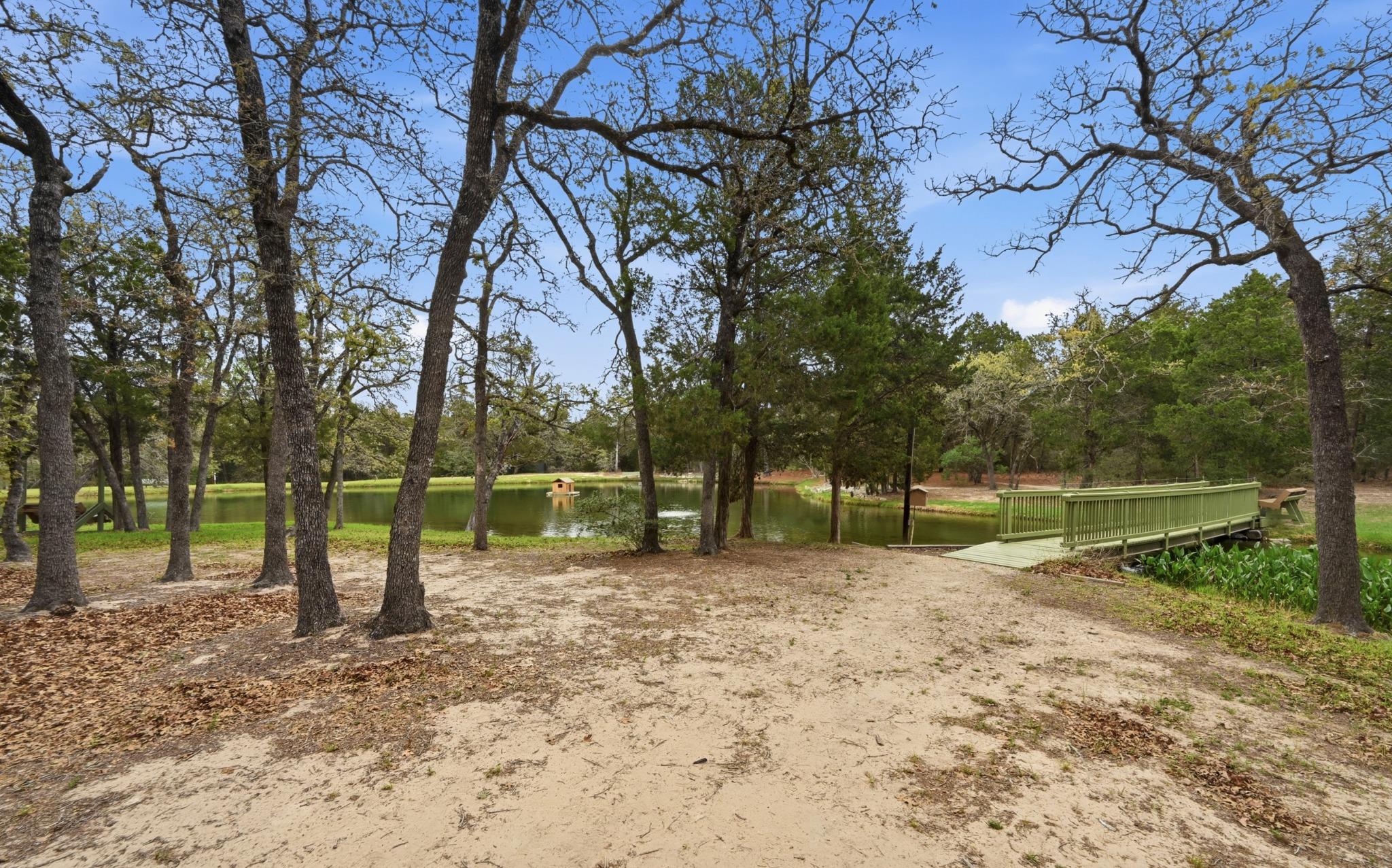 202 Cedar Hills Dr, Elgin, TX 78621