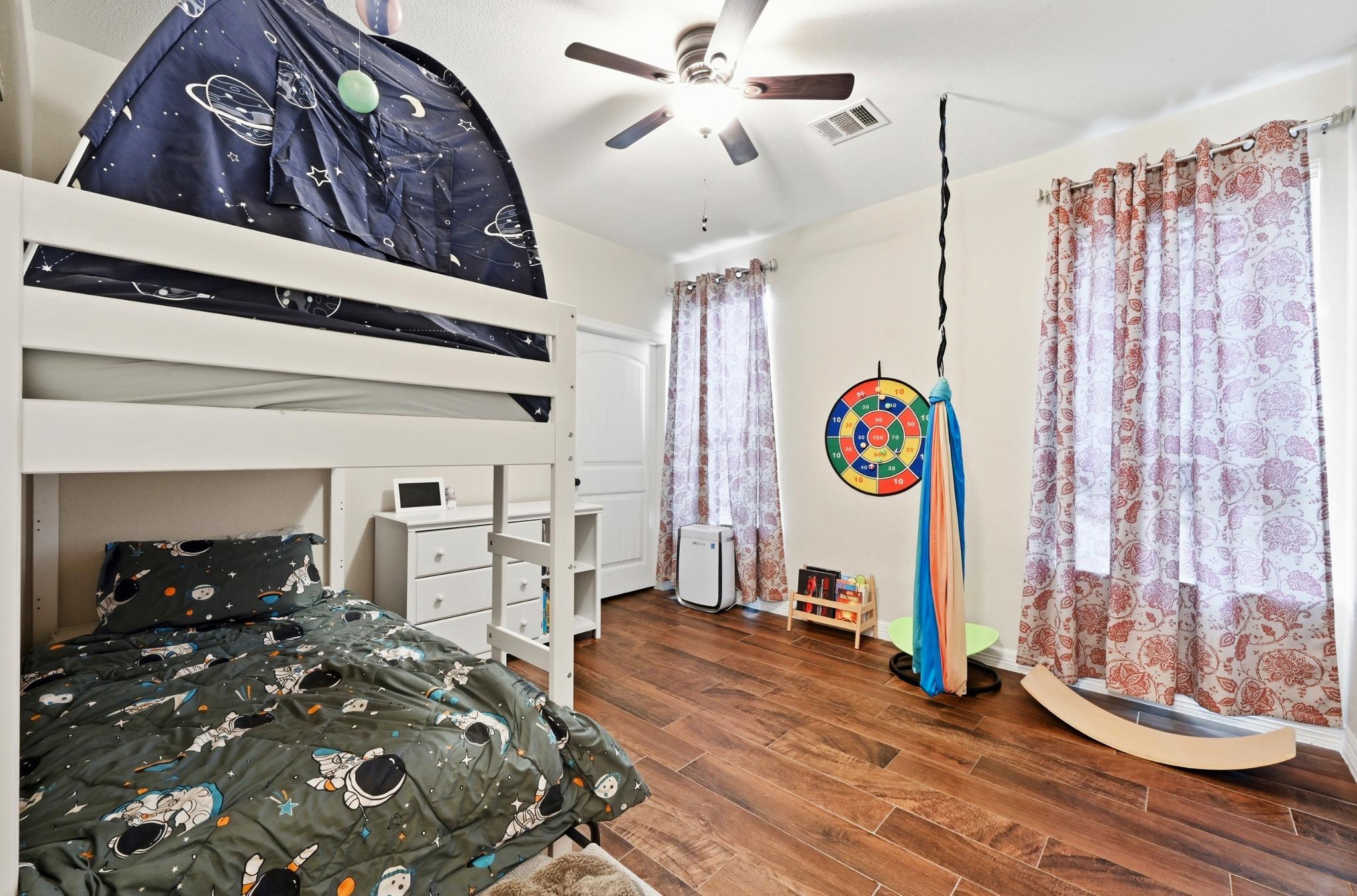 202 Cedar Hills Dr, Elgin, TX 78621