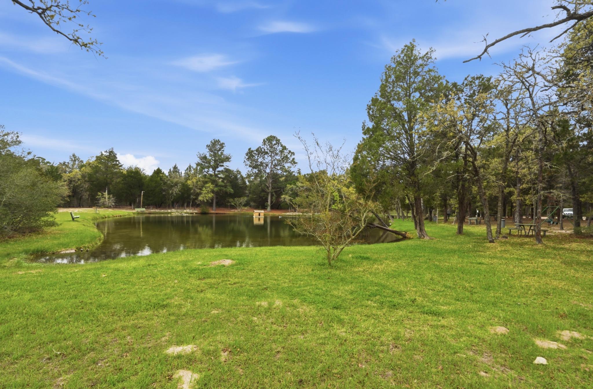 202 Cedar Hills Dr, Elgin, TX 78621