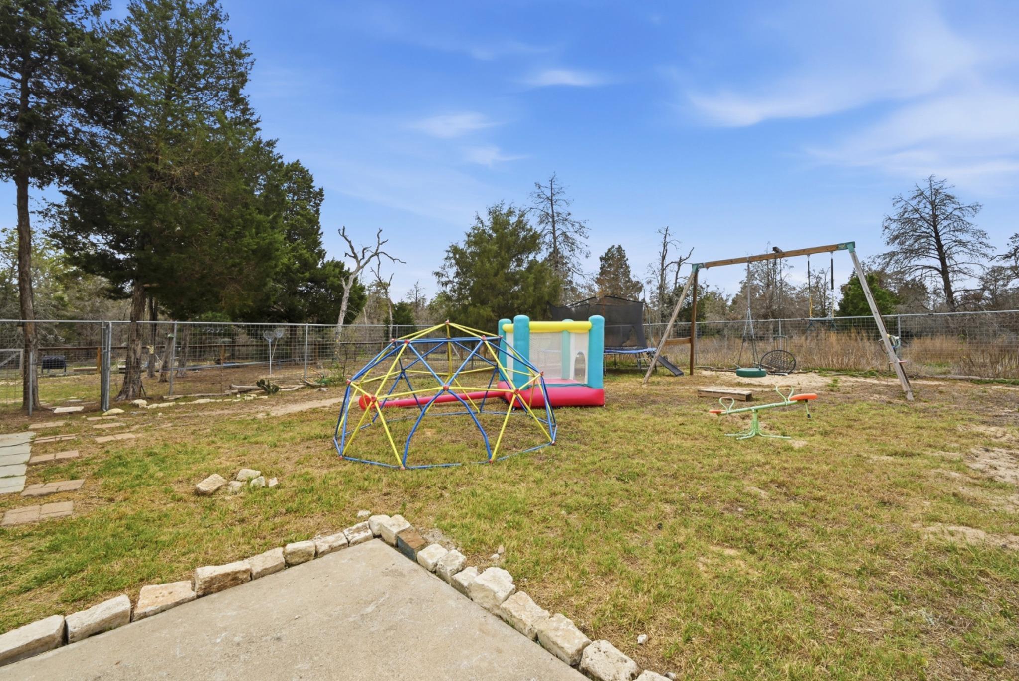 202 Cedar Hills Dr, Elgin, TX 78621