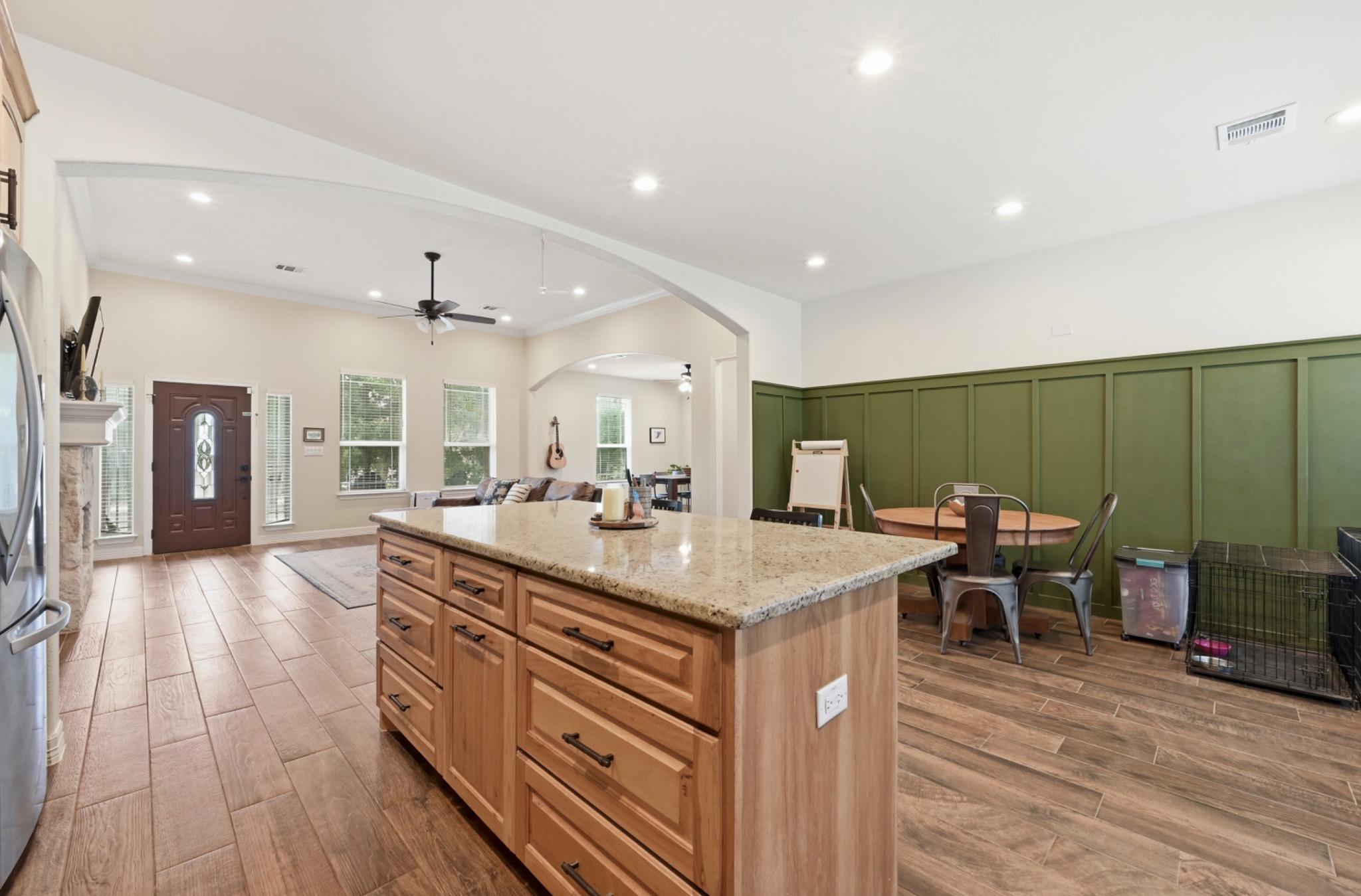 202 Cedar Hills Dr, Elgin, TX 78621