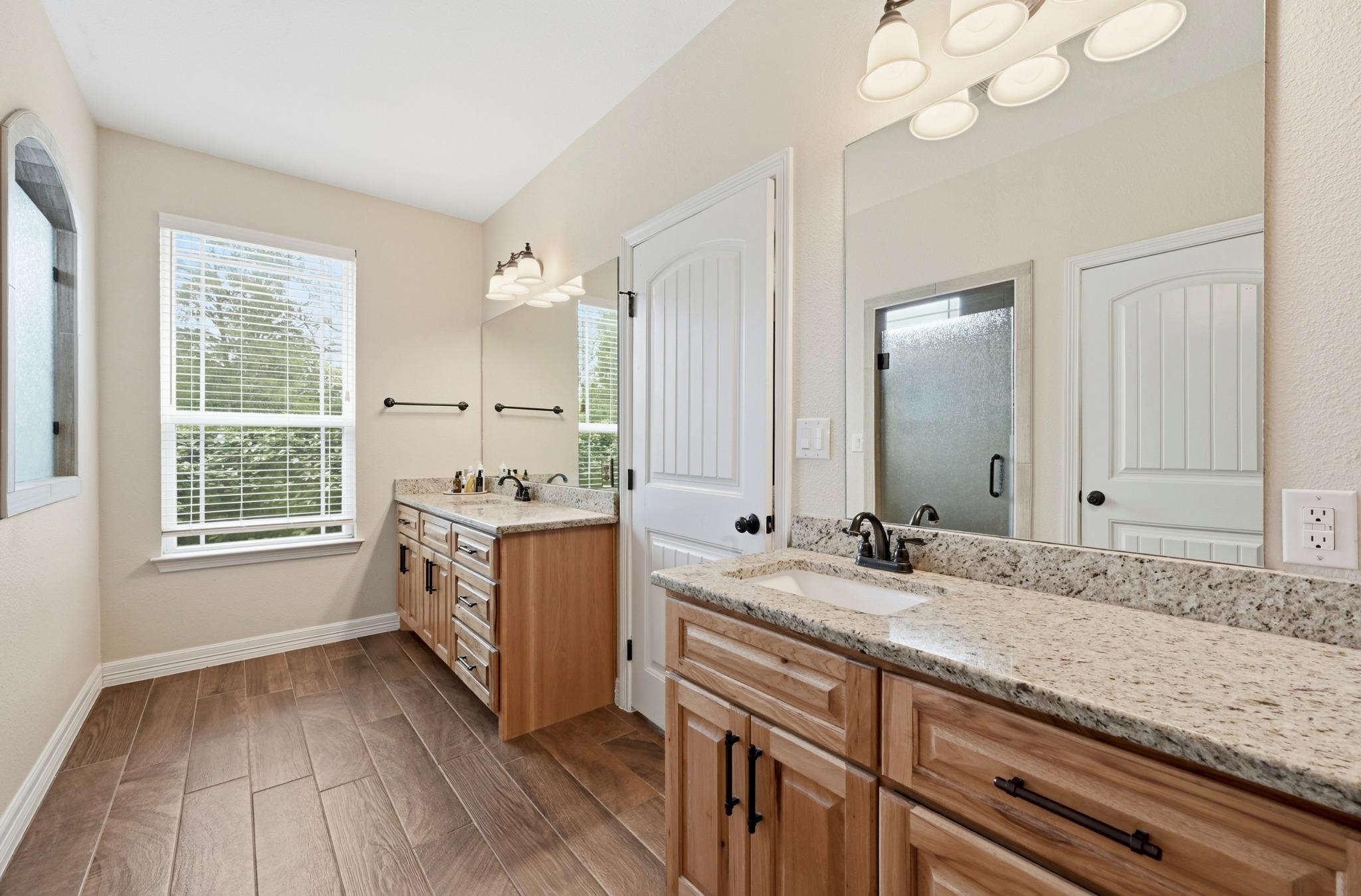 202 Cedar Hills Dr, Elgin, TX 78621