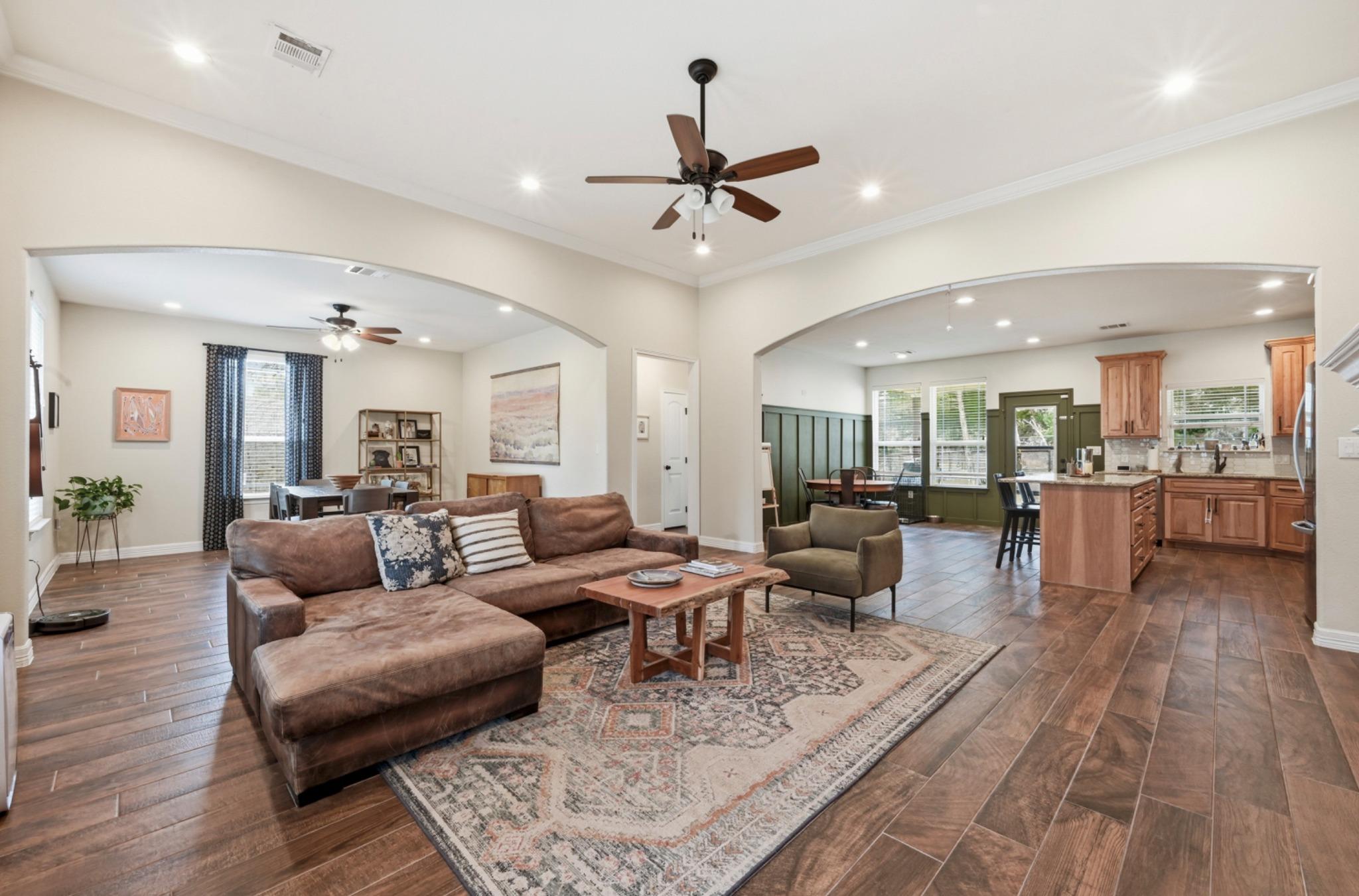 202 Cedar Hills Dr, Elgin, TX 78621