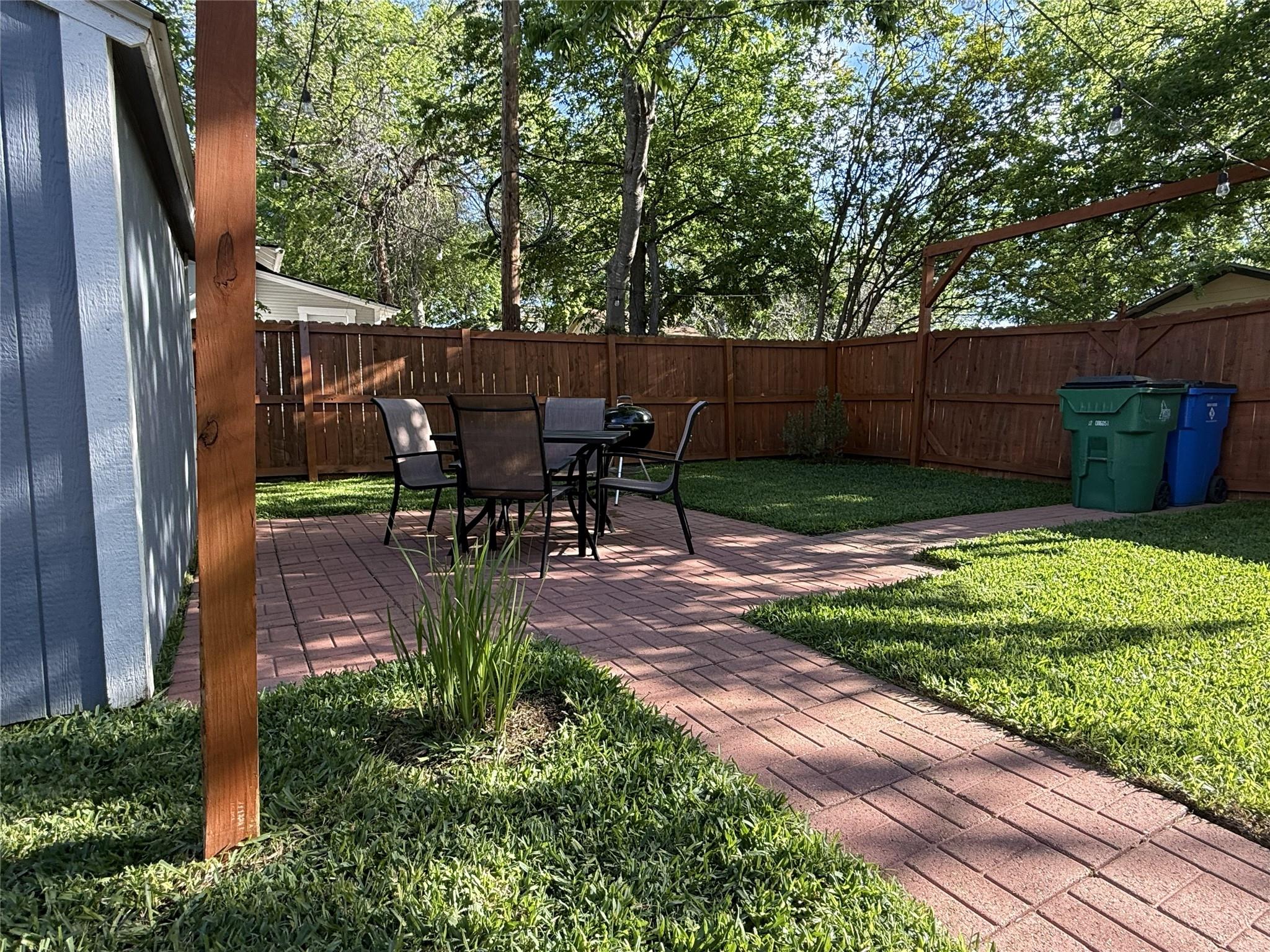 314 and 312 W 3rd St, Taylor, TX 76574