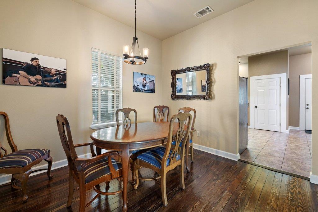 314 and 312 W 3rd St, Taylor, TX 76574