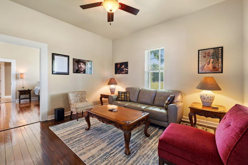 314 and 312 W 3rd St, Taylor, TX 76574