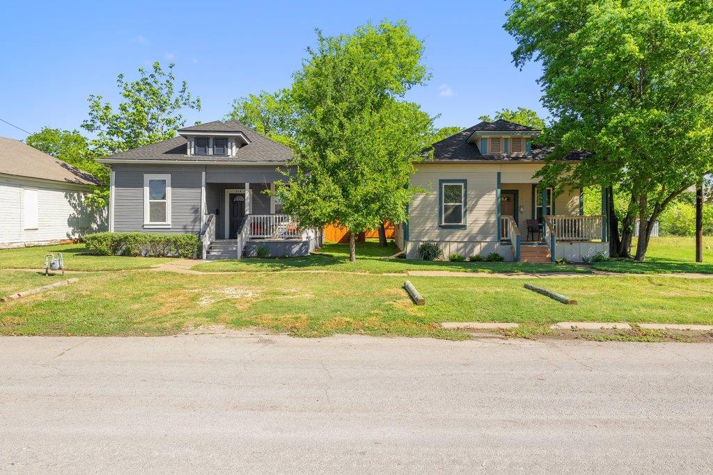 314 and 312 W 3rd St, Taylor, TX 76574