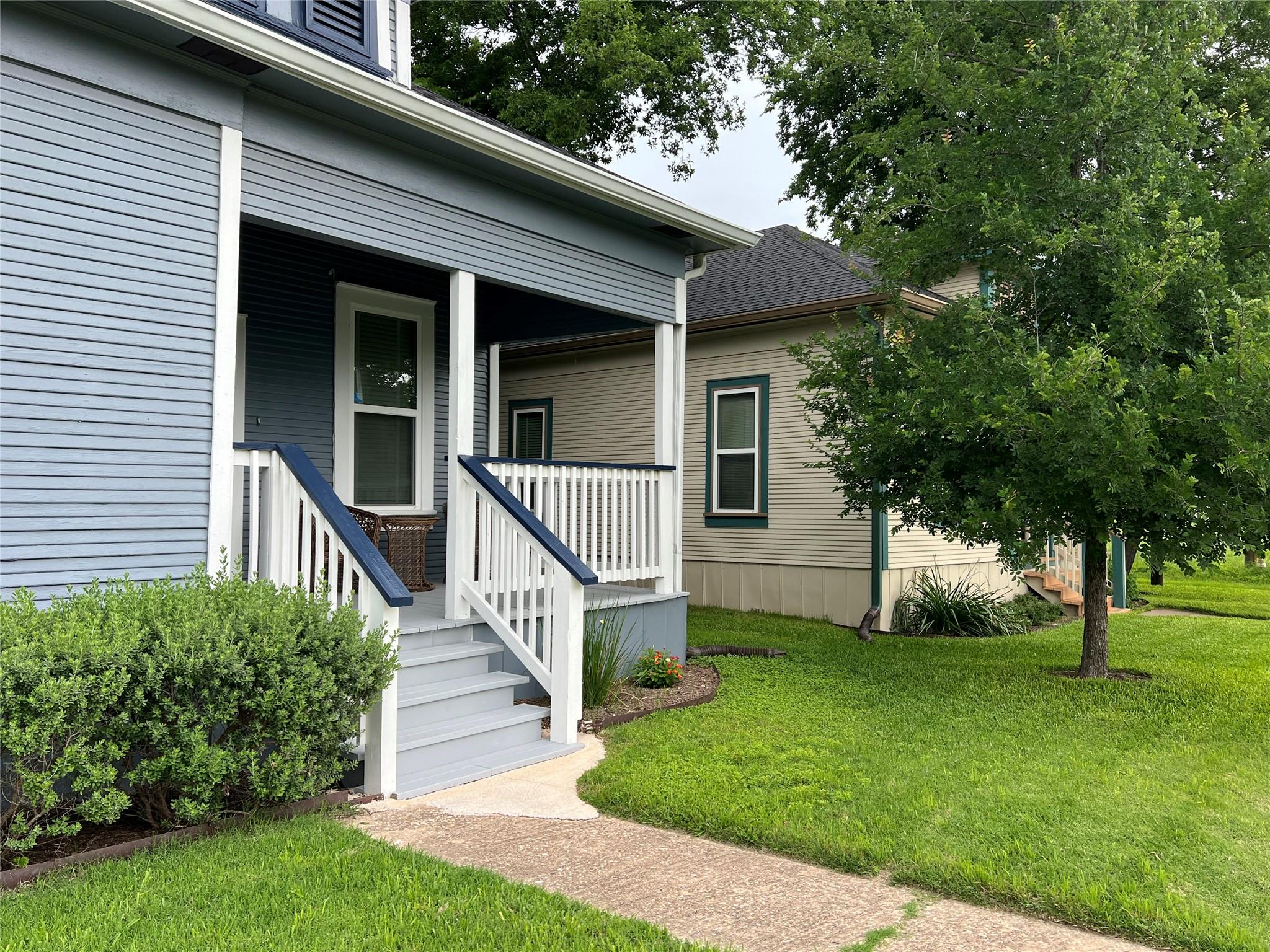 314 and 312 W 3rd St, Taylor, TX 76574
