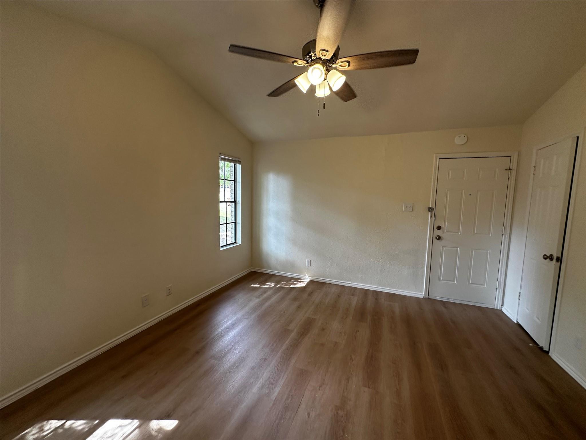 8809 Cainwood Ln, Austin, TX 78729