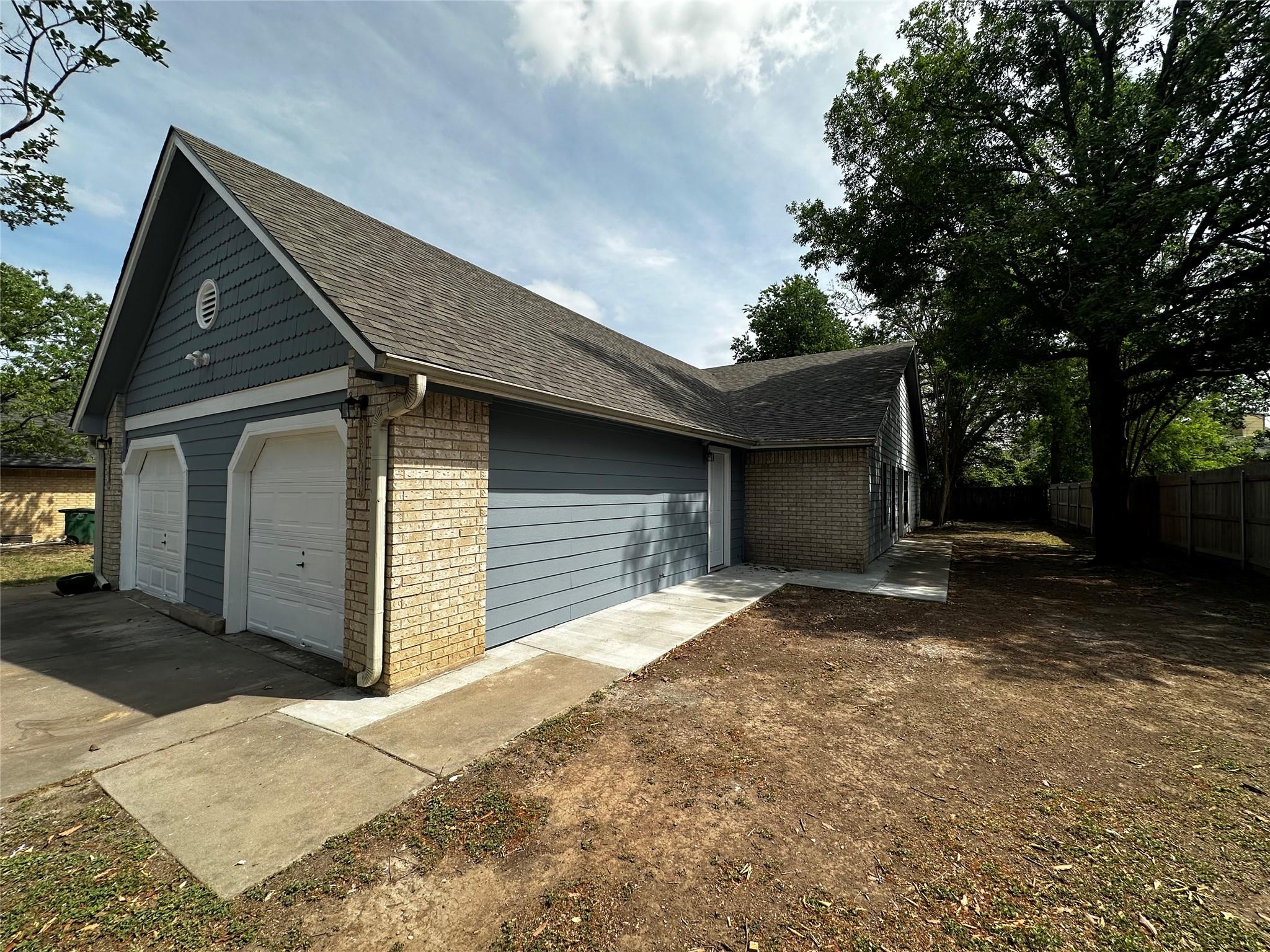 8809 Cainwood Ln, Austin, TX 78729